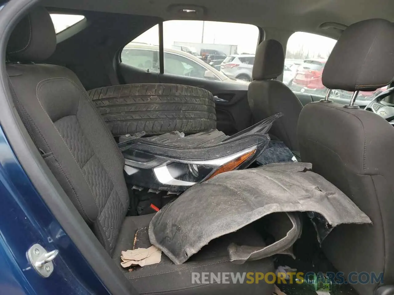 11 Photograph of a damaged car 2GNAXJEV8L6125731 CHEVROLET EQUINOX 2020