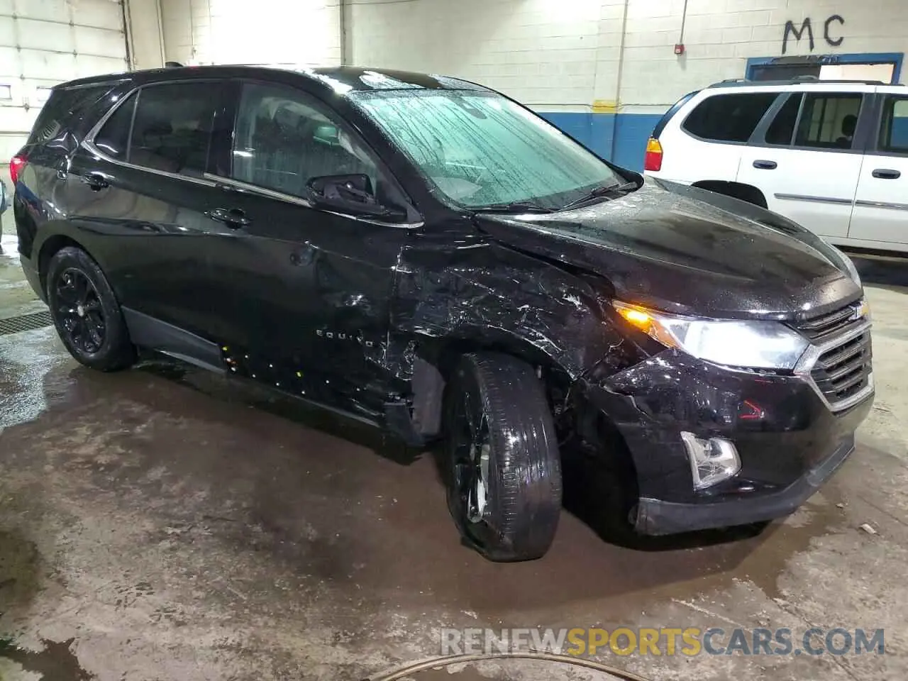 4 Photograph of a damaged car 2GNAXJEV8L6132968 CHEVROLET EQUINOX 2020