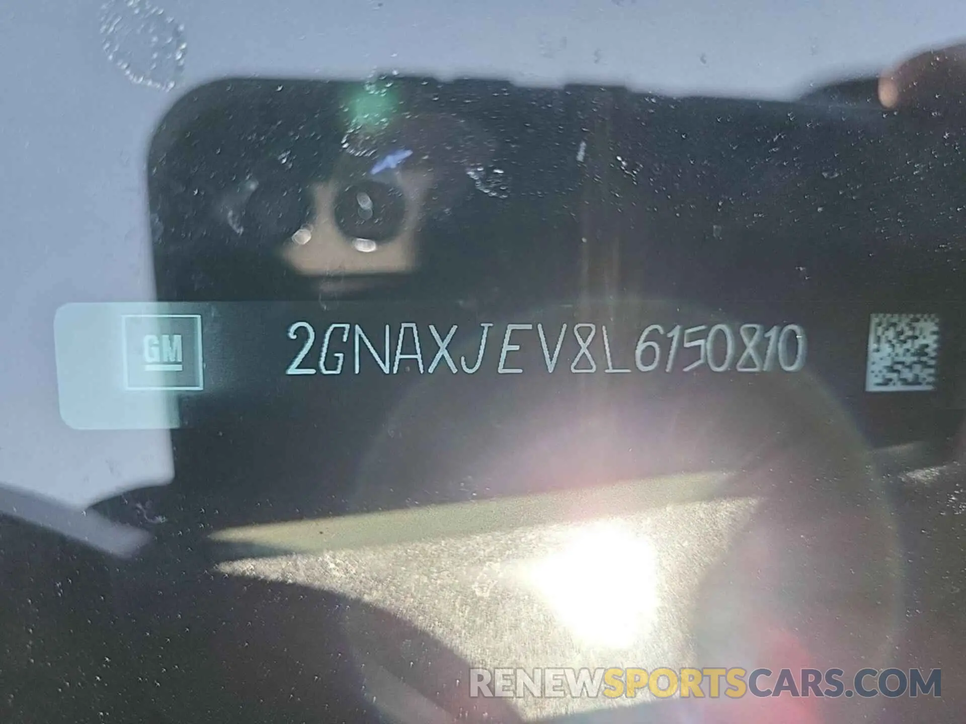 24 Photograph of a damaged car 2GNAXJEV8L6150810 CHEVROLET EQUINOX 2020