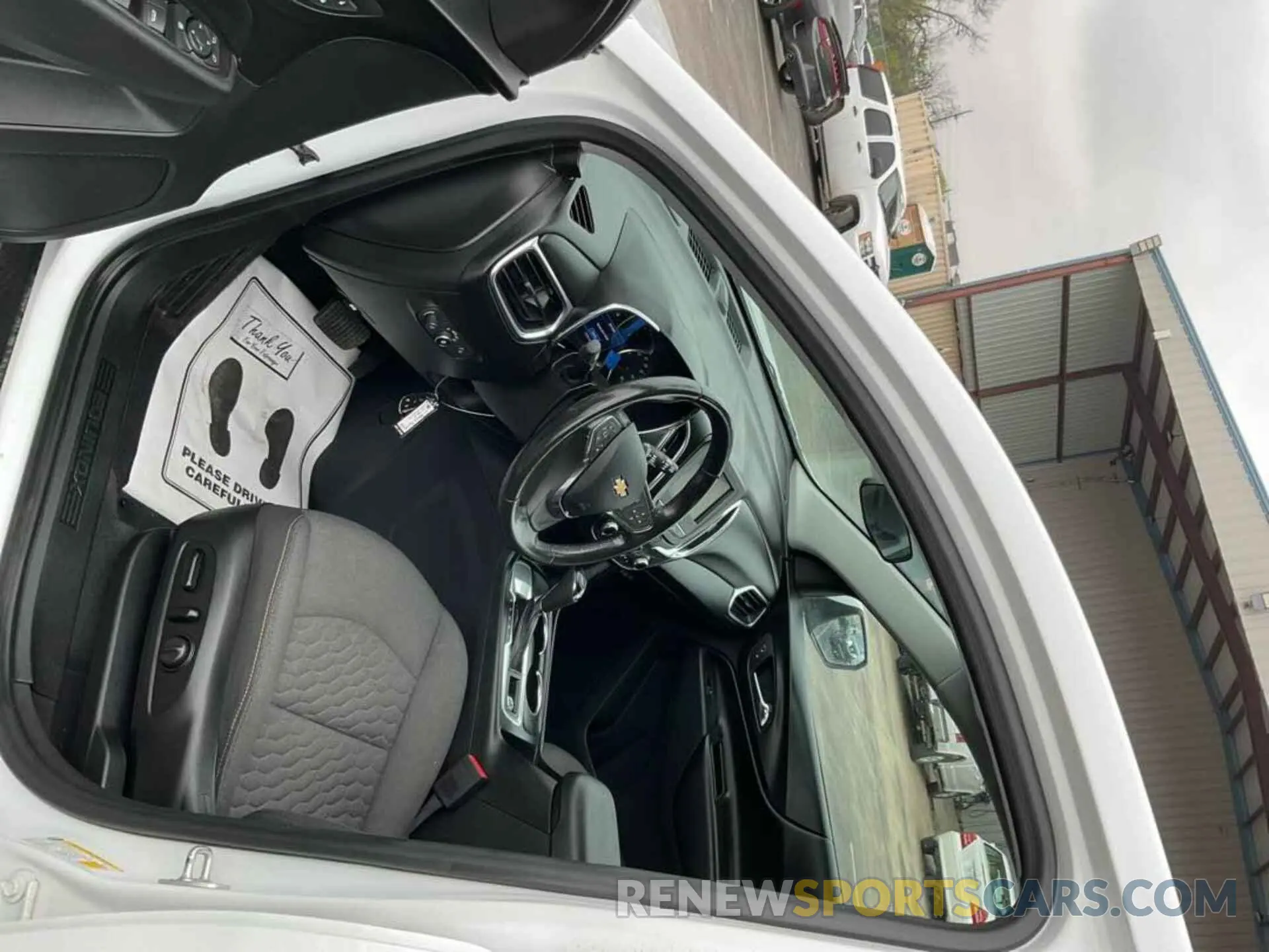2 Photograph of a damaged car 2GNAXJEV8L6154579 CHEVROLET EQUINOX 2020