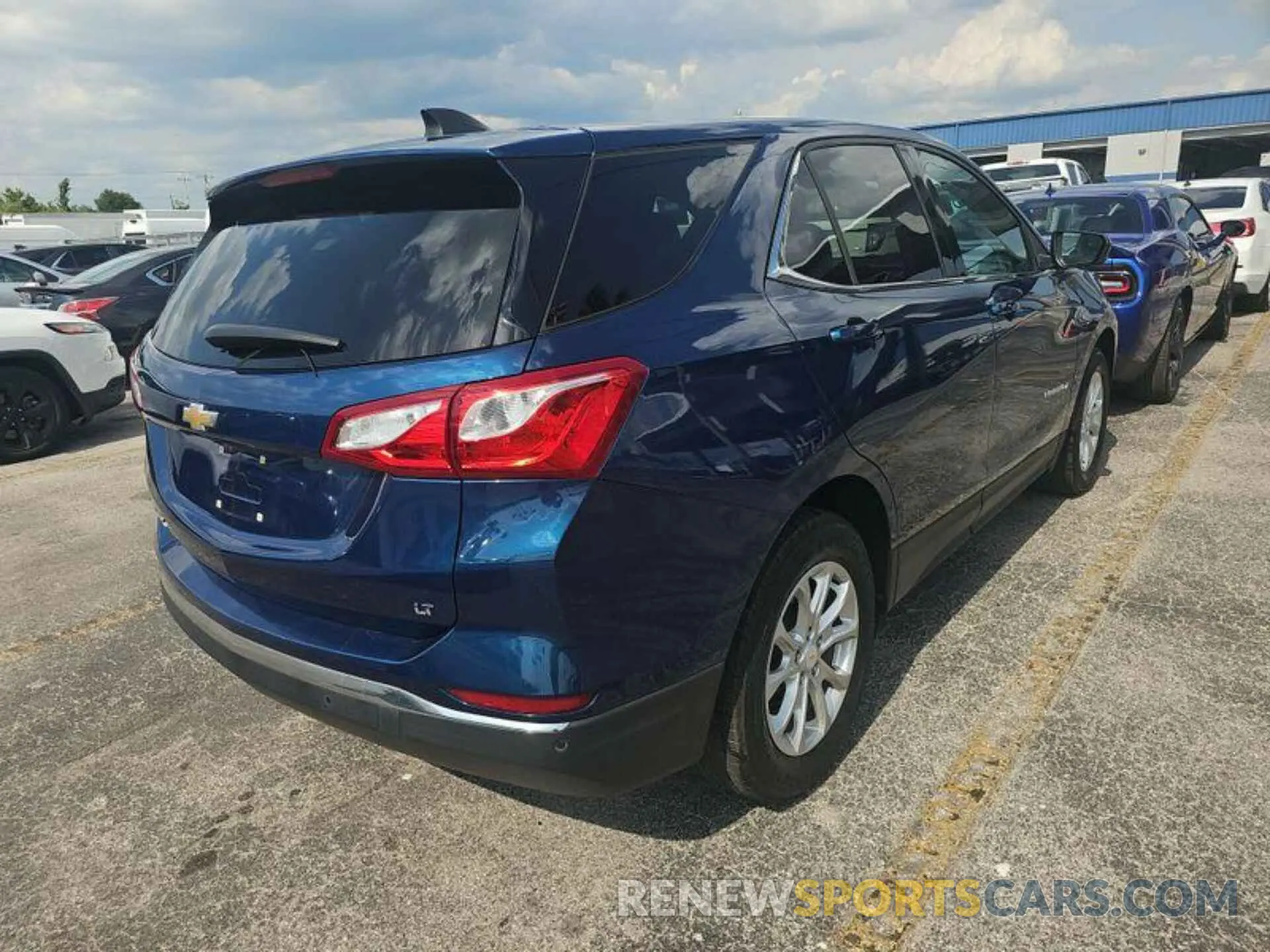 10 Photograph of a damaged car 2GNAXJEV8L6157403 CHEVROLET EQUINOX 2020