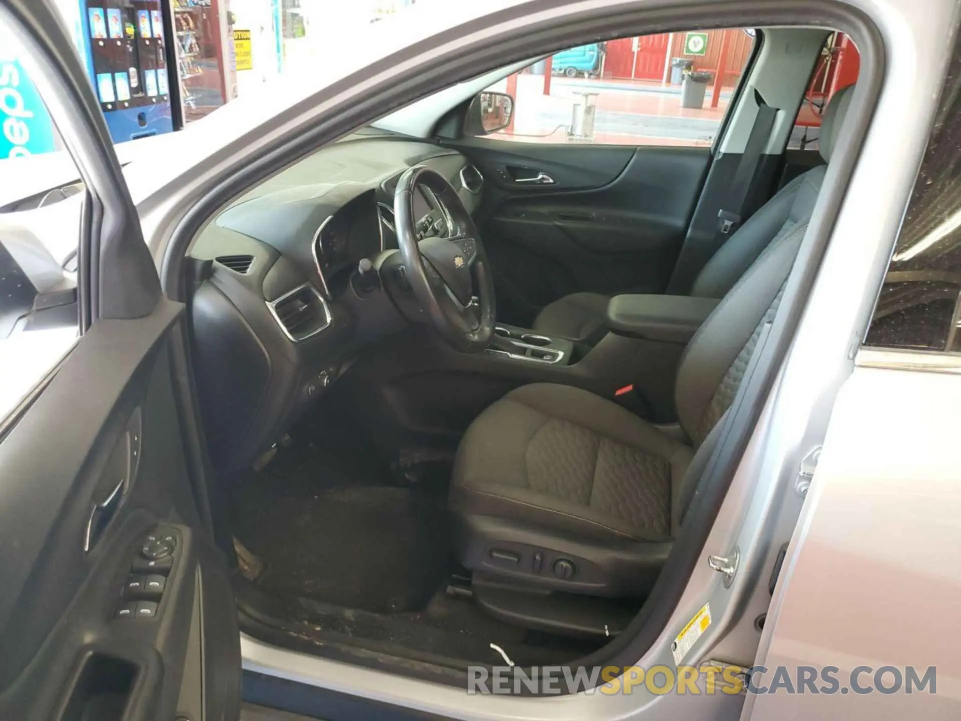 1 Photograph of a damaged car 2GNAXJEV8L6230995 CHEVROLET EQUINOX 2020