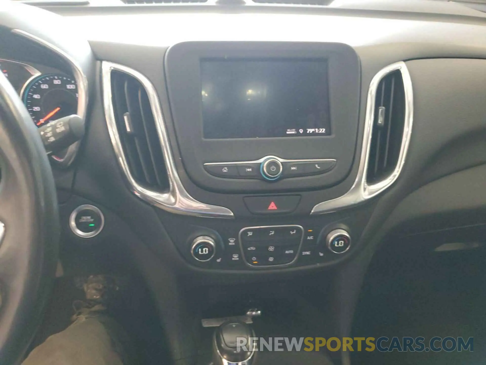 11 Photograph of a damaged car 2GNAXJEV8L6230995 CHEVROLET EQUINOX 2020