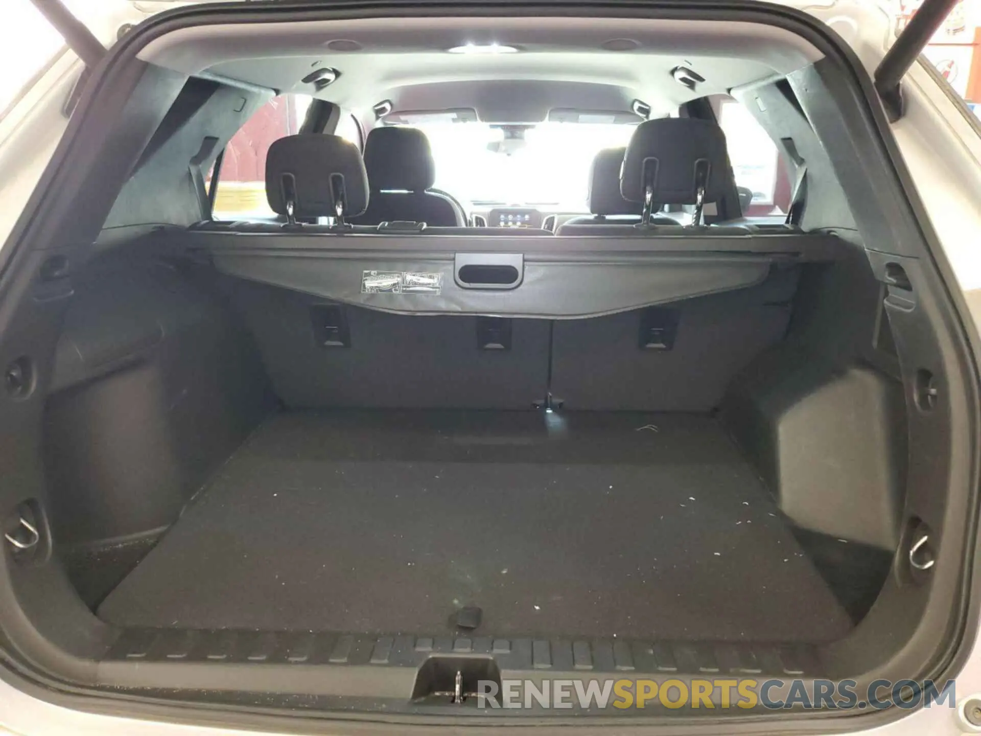 12 Photograph of a damaged car 2GNAXJEV8L6230995 CHEVROLET EQUINOX 2020