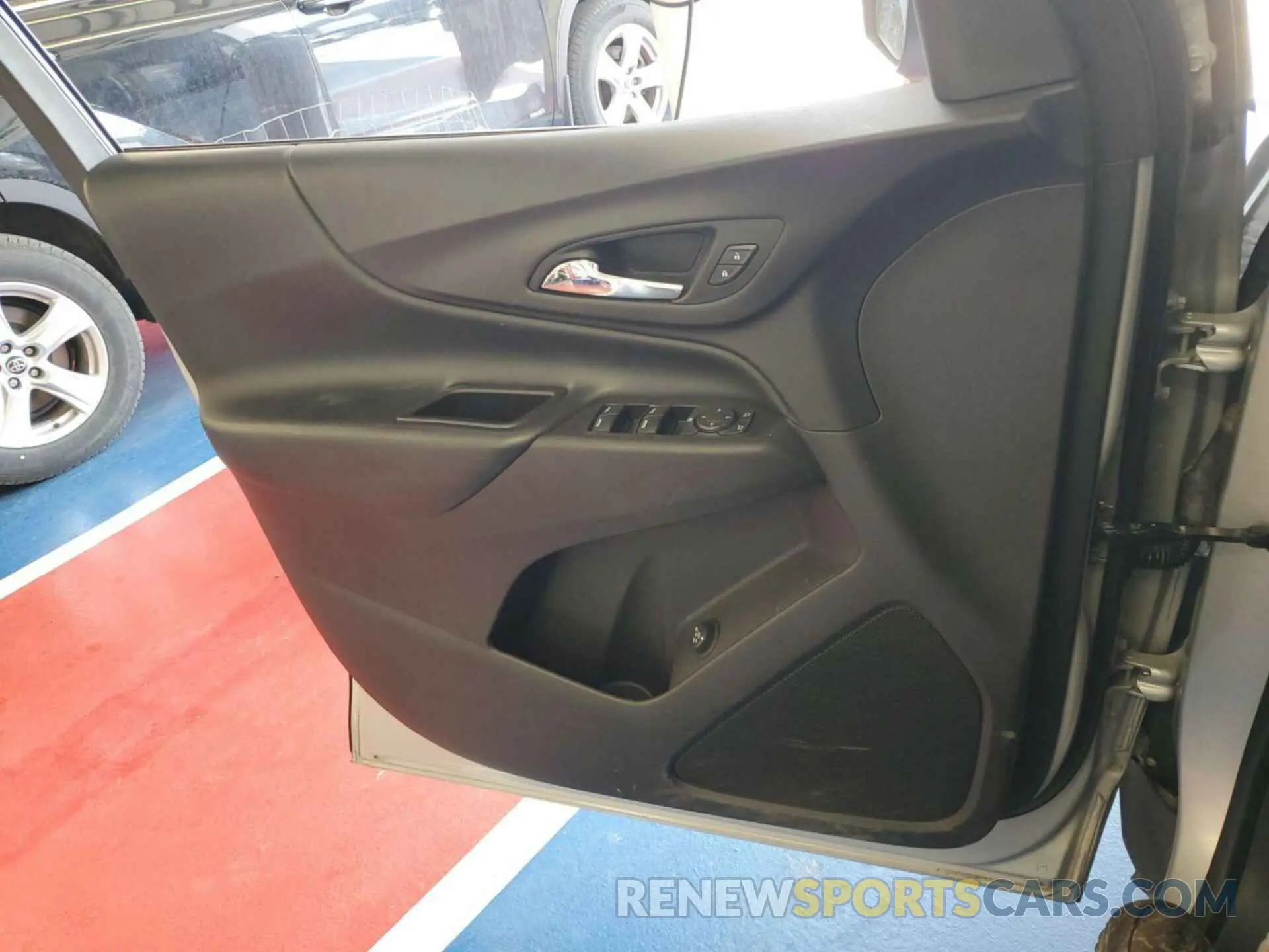 16 Photograph of a damaged car 2GNAXJEV8L6230995 CHEVROLET EQUINOX 2020