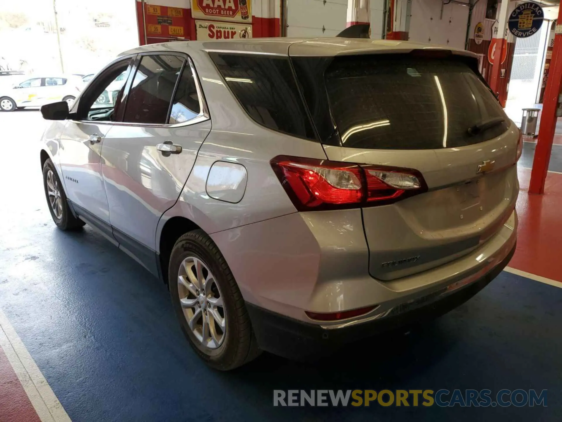 2 Photograph of a damaged car 2GNAXJEV8L6230995 CHEVROLET EQUINOX 2020