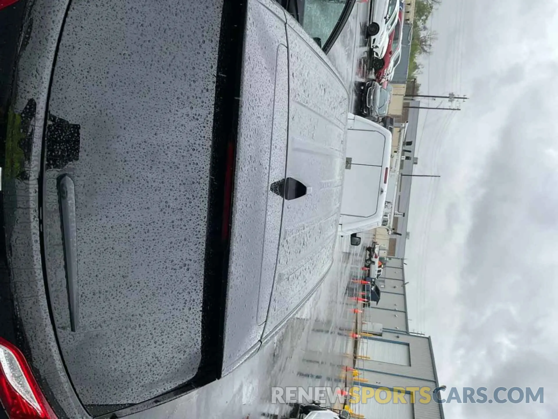 11 Photograph of a damaged car 2GNAXJEV8L6231046 CHEVROLET EQUINOX 2020