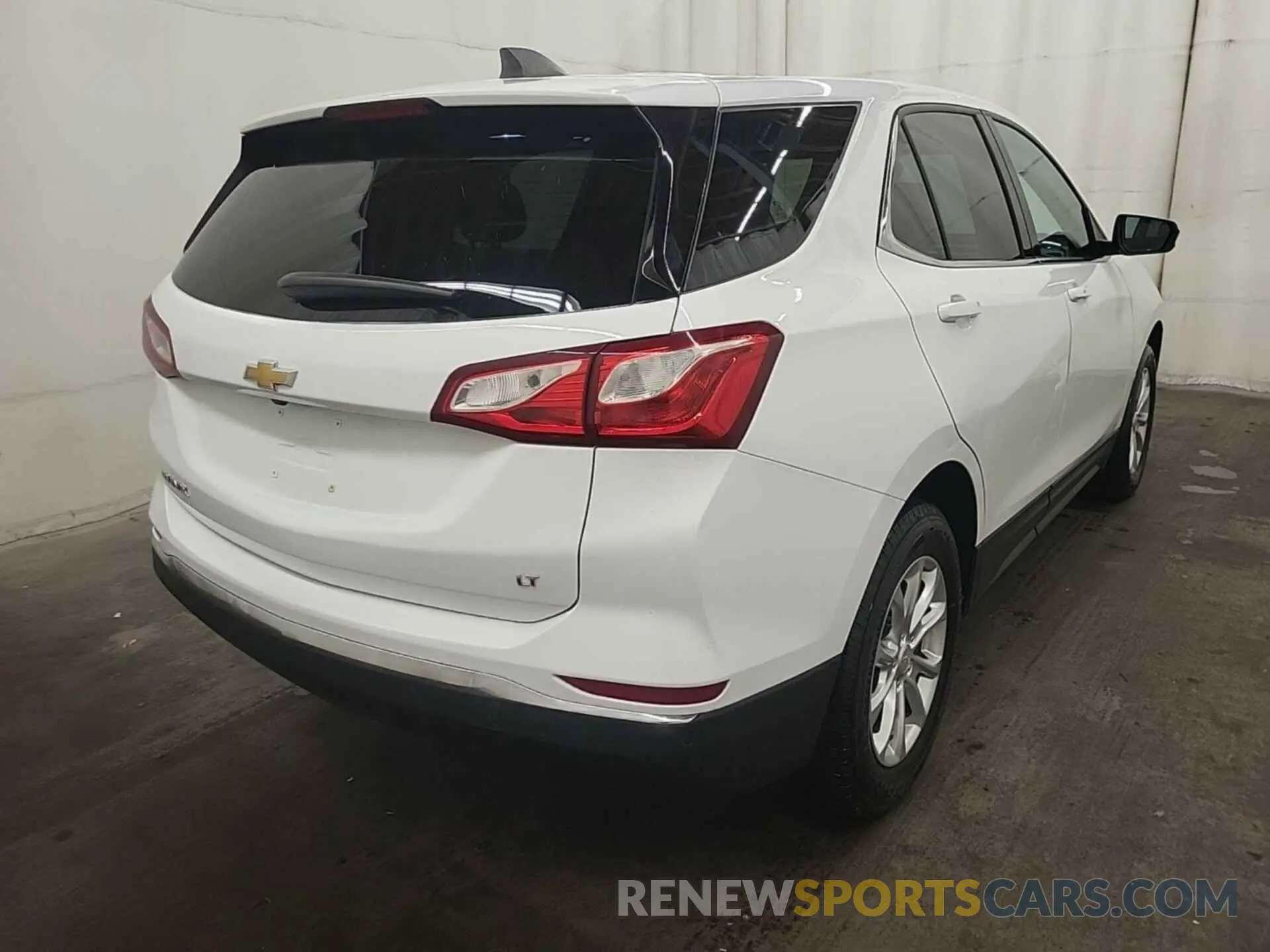 13 Photograph of a damaged car 2GNAXJEV8L6233511 CHEVROLET EQUINOX 2020