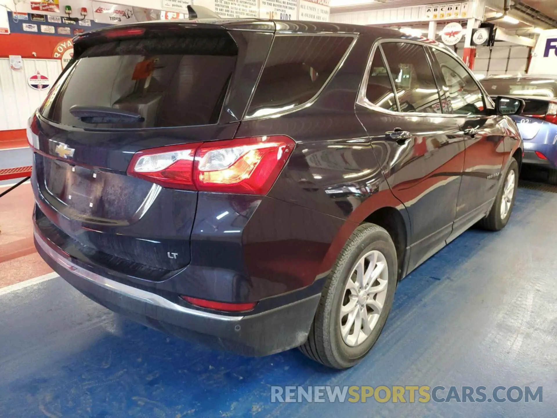 23 Photograph of a damaged car 2GNAXJEV8L6233525 CHEVROLET EQUINOX 2020