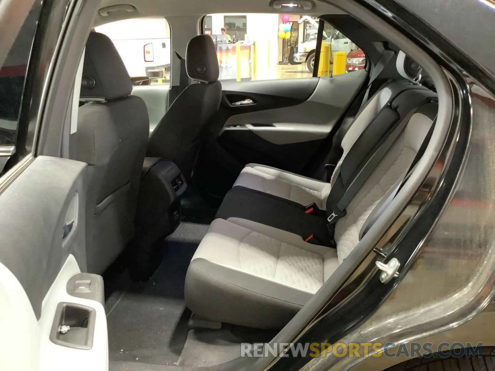16 Photograph of a damaged car 2GNAXJEV8L6238563 CHEVROLET EQUINOX 2020