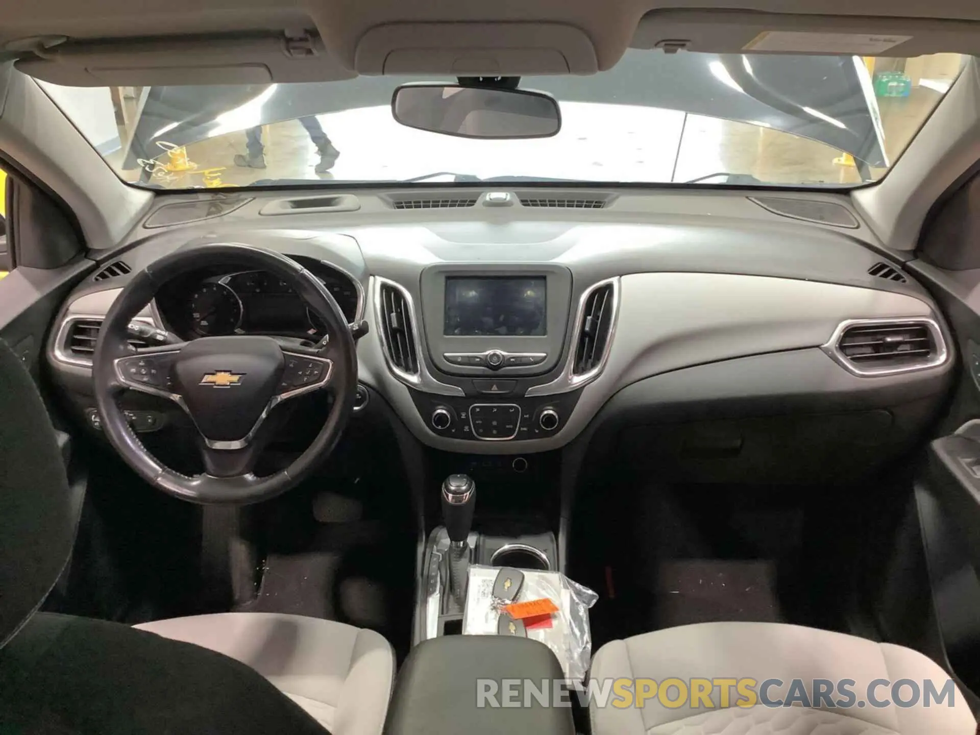 2 Photograph of a damaged car 2GNAXJEV8L6238563 CHEVROLET EQUINOX 2020