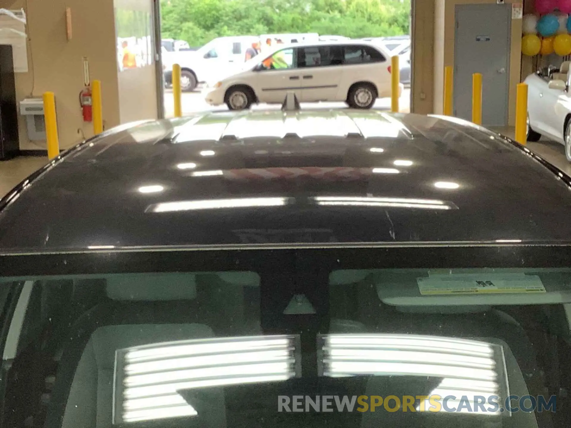 8 Photograph of a damaged car 2GNAXJEV8L6238563 CHEVROLET EQUINOX 2020