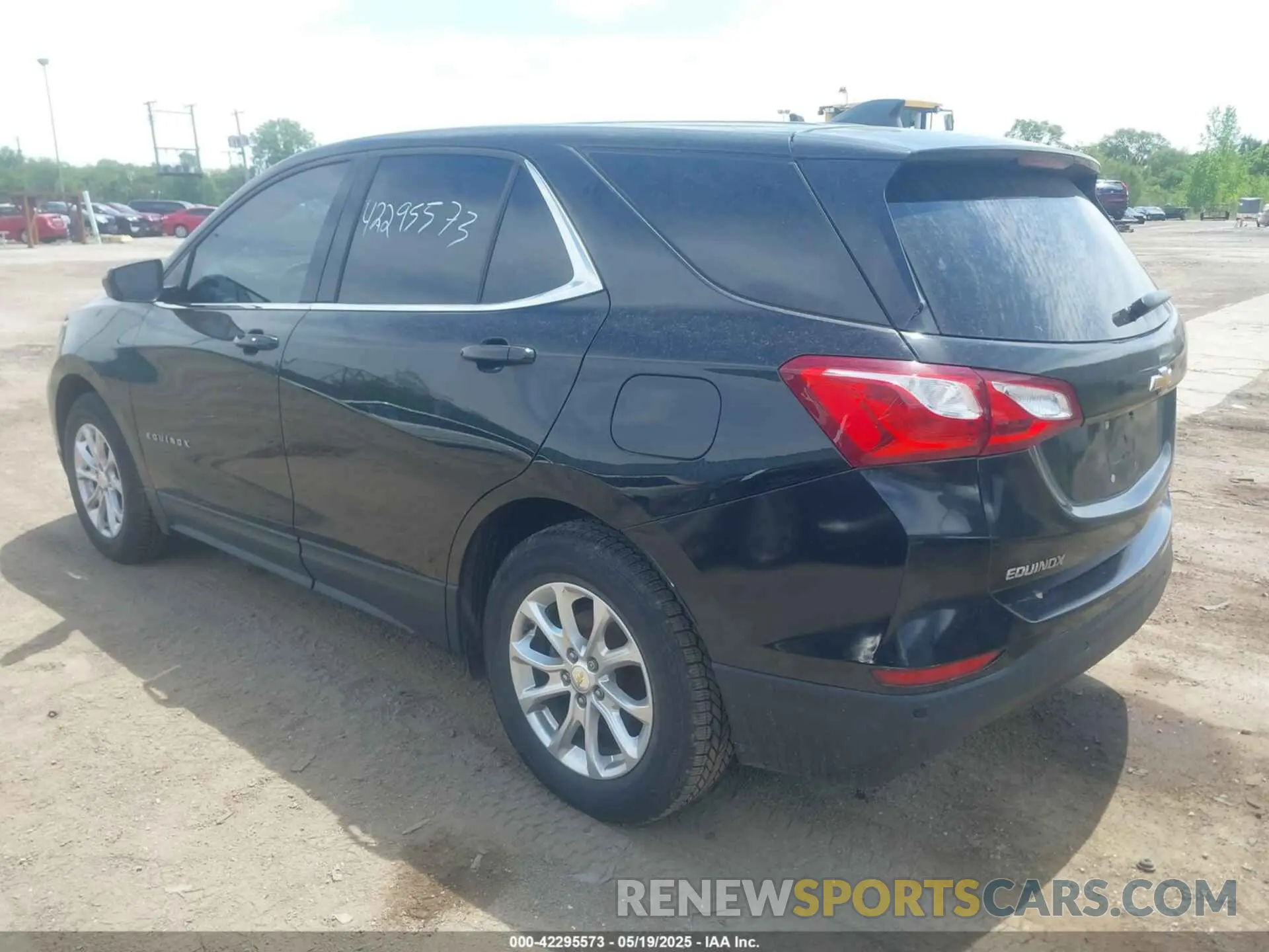 3 Photograph of a damaged car 2GNAXJEV9L6127505 CHEVROLET EQUINOX 2020