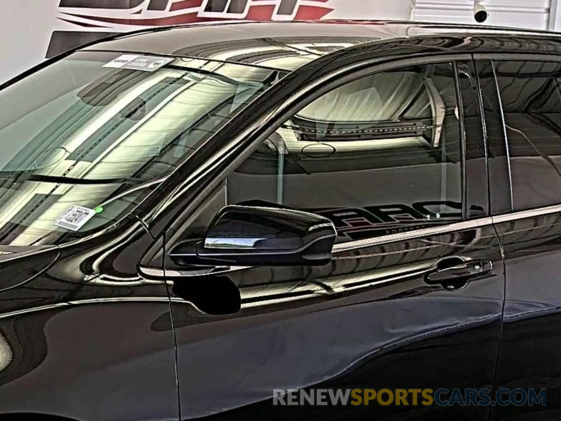 18 Photograph of a damaged car 2GNAXJEV9L6154610 CHEVROLET EQUINOX 2020