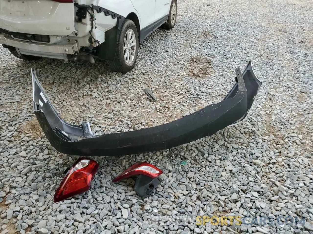 15 Photograph of a damaged car 2GNAXJEV9L6172525 CHEVROLET EQUINOX 2020