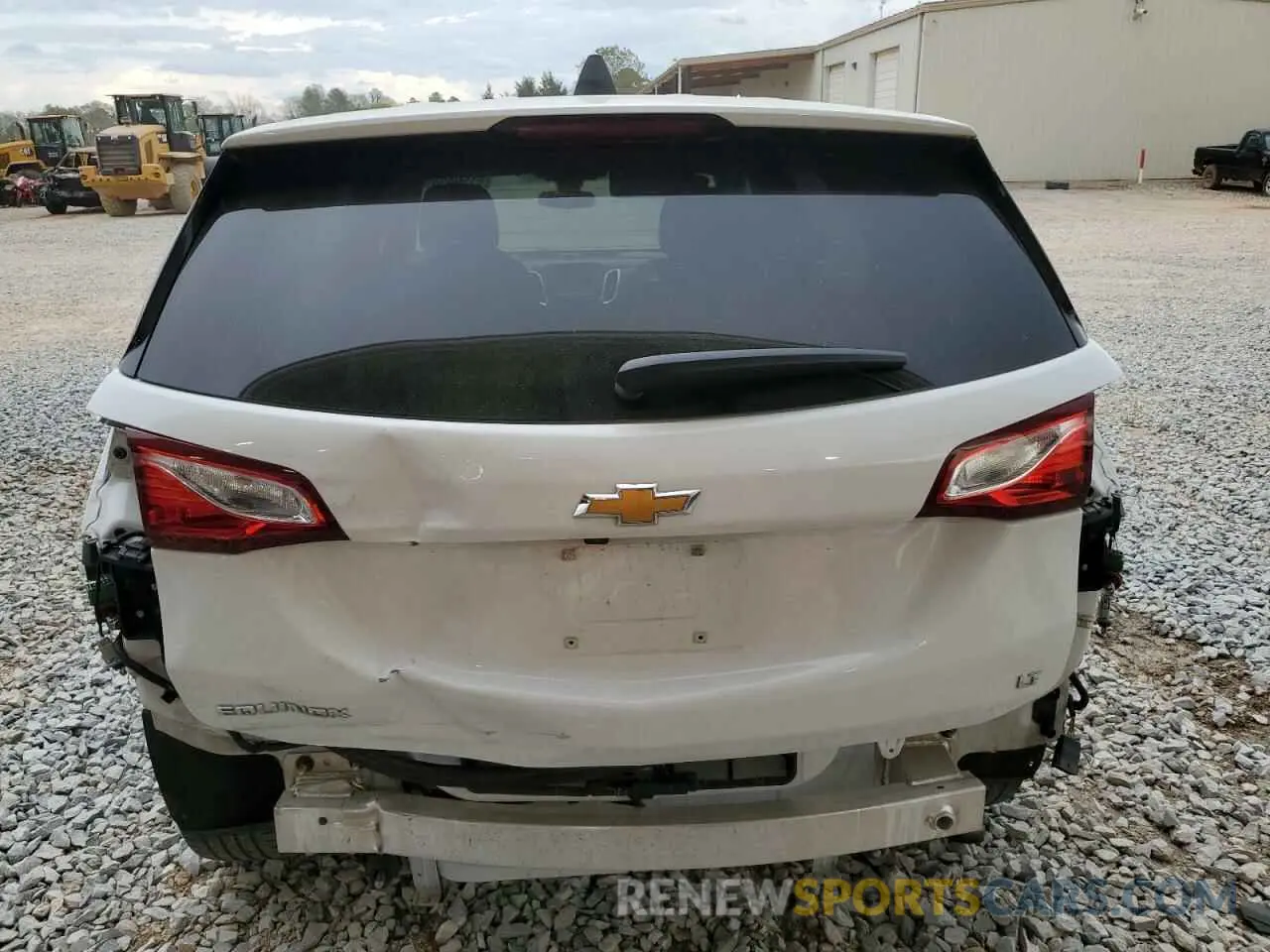 6 Photograph of a damaged car 2GNAXJEV9L6172525 CHEVROLET EQUINOX 2020