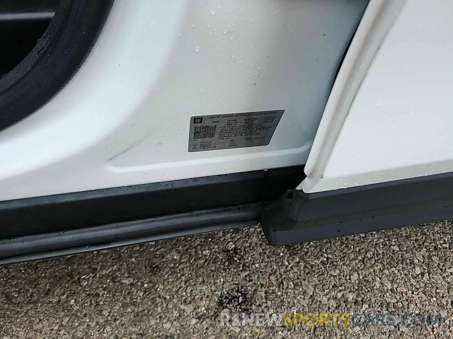 21 Photograph of a damaged car 2GNAXJEV9L6232108 CHEVROLET EQUINOX 2020