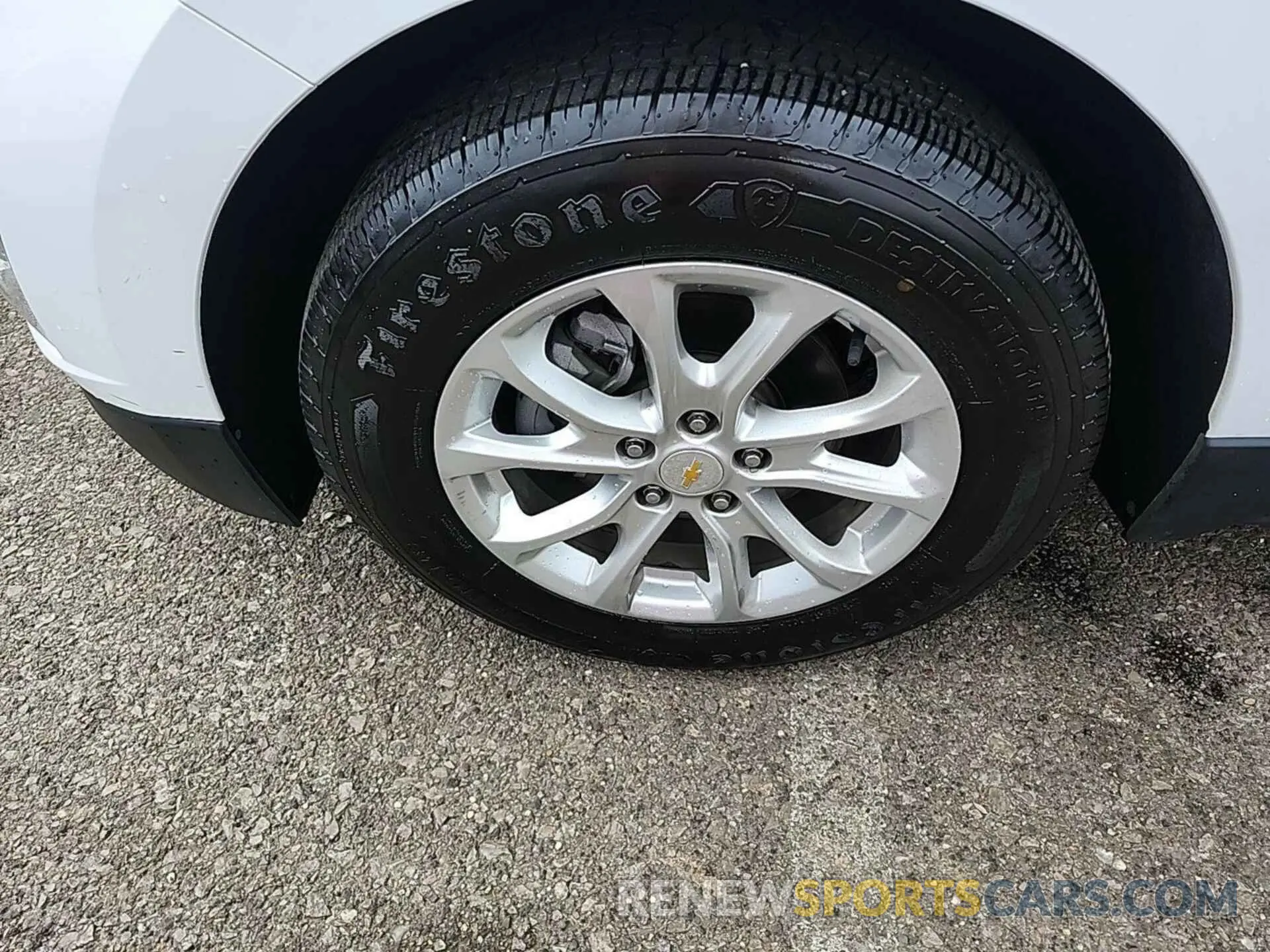 29 Photograph of a damaged car 2GNAXJEV9L6232108 CHEVROLET EQUINOX 2020