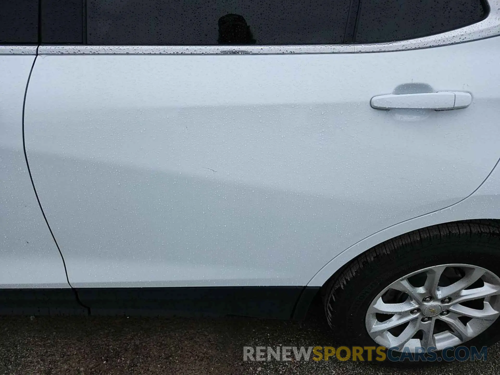 34 Photograph of a damaged car 2GNAXJEV9L6232108 CHEVROLET EQUINOX 2020