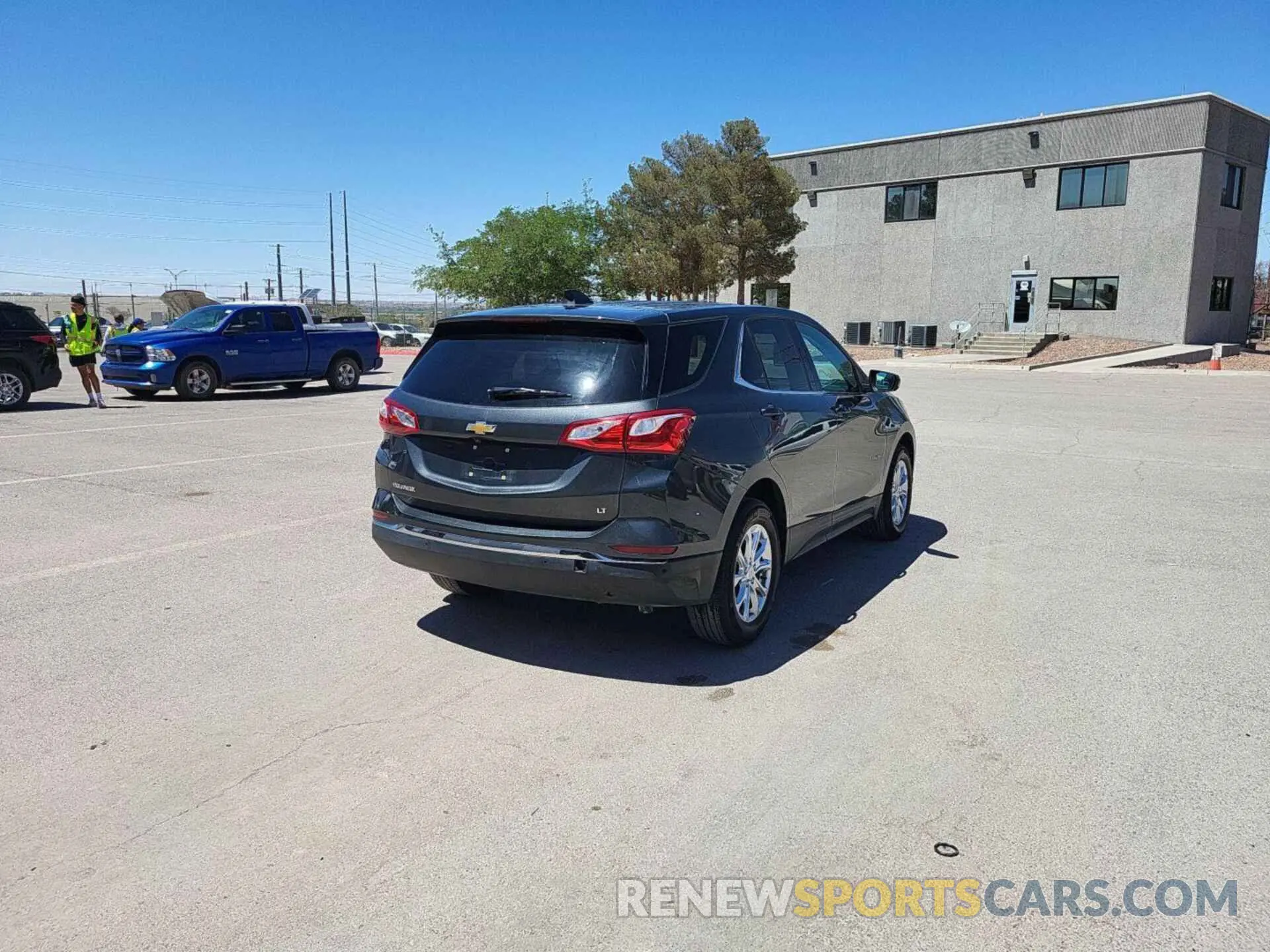 15 Photograph of a damaged car 2GNAXJEV9L6233159 CHEVROLET EQUINOX 2020