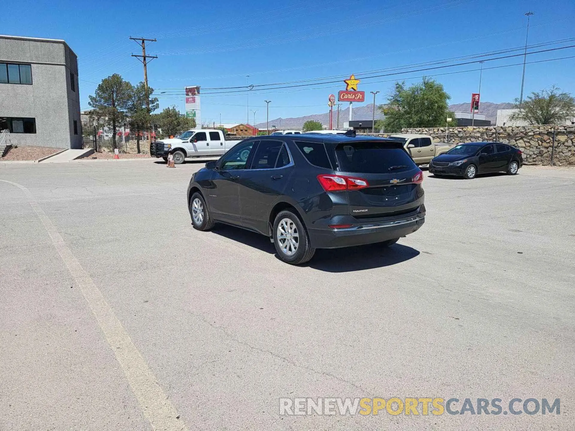 18 Photograph of a damaged car 2GNAXJEV9L6233159 CHEVROLET EQUINOX 2020