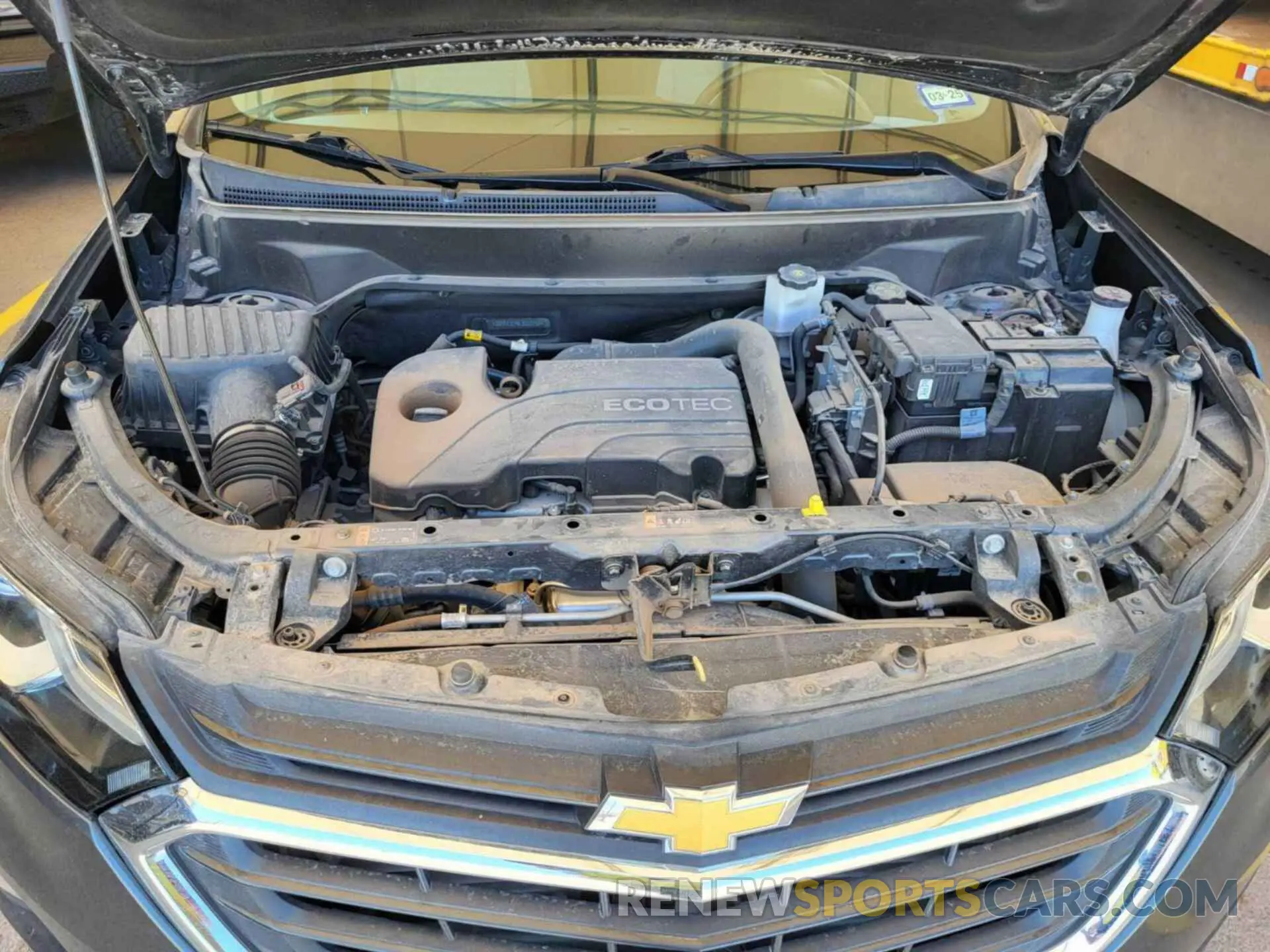 4 Photograph of a damaged car 2GNAXJEV9L6233159 CHEVROLET EQUINOX 2020