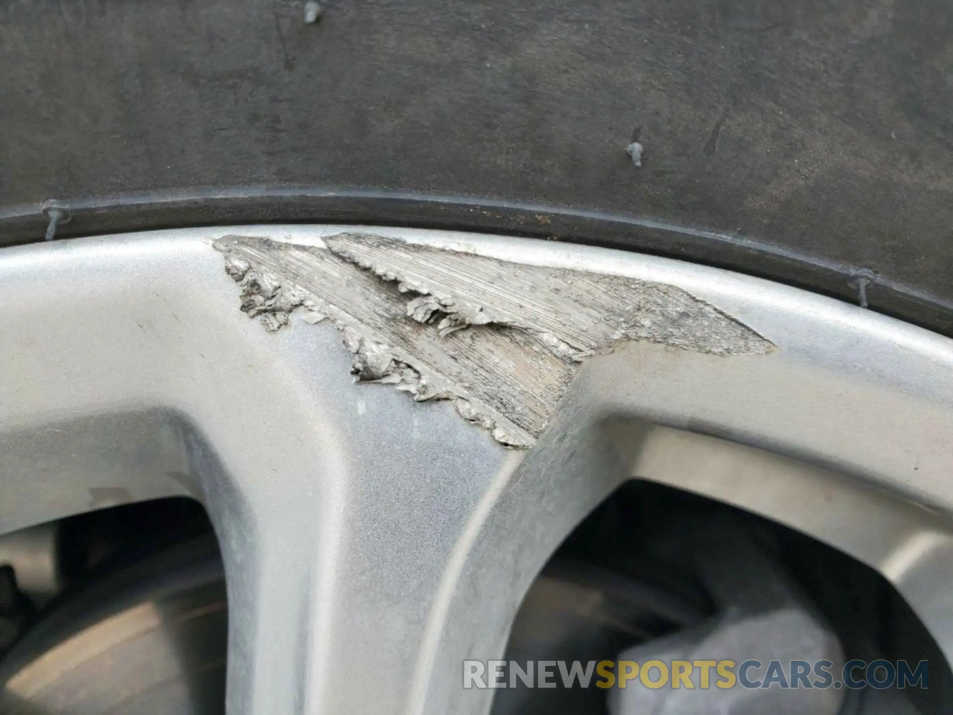 13 Photograph of a damaged car 2GNAXJEV9L6235655 CHEVROLET EQUINOX 2020