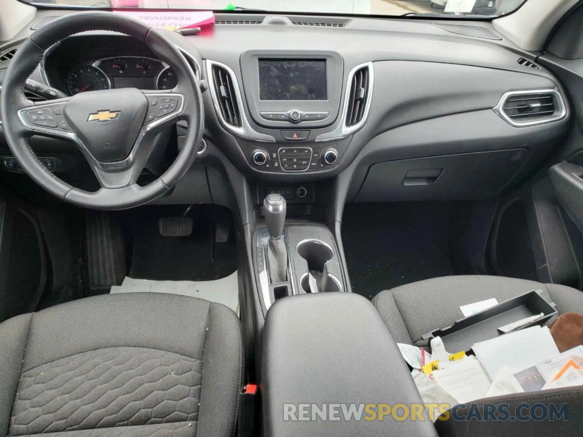 18 Photograph of a damaged car 2GNAXJEV9L6235655 CHEVROLET EQUINOX 2020