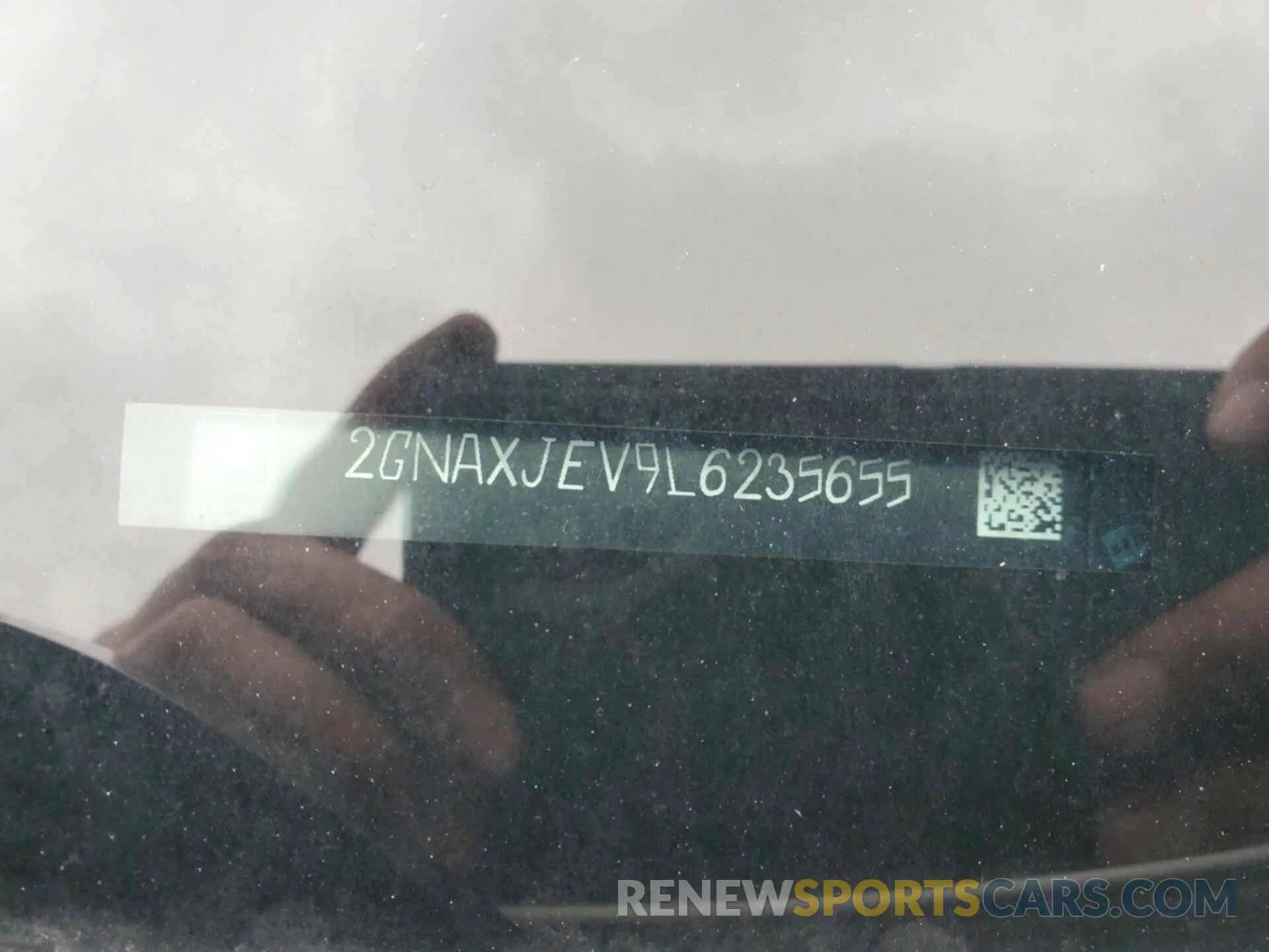 21 Photograph of a damaged car 2GNAXJEV9L6235655 CHEVROLET EQUINOX 2020