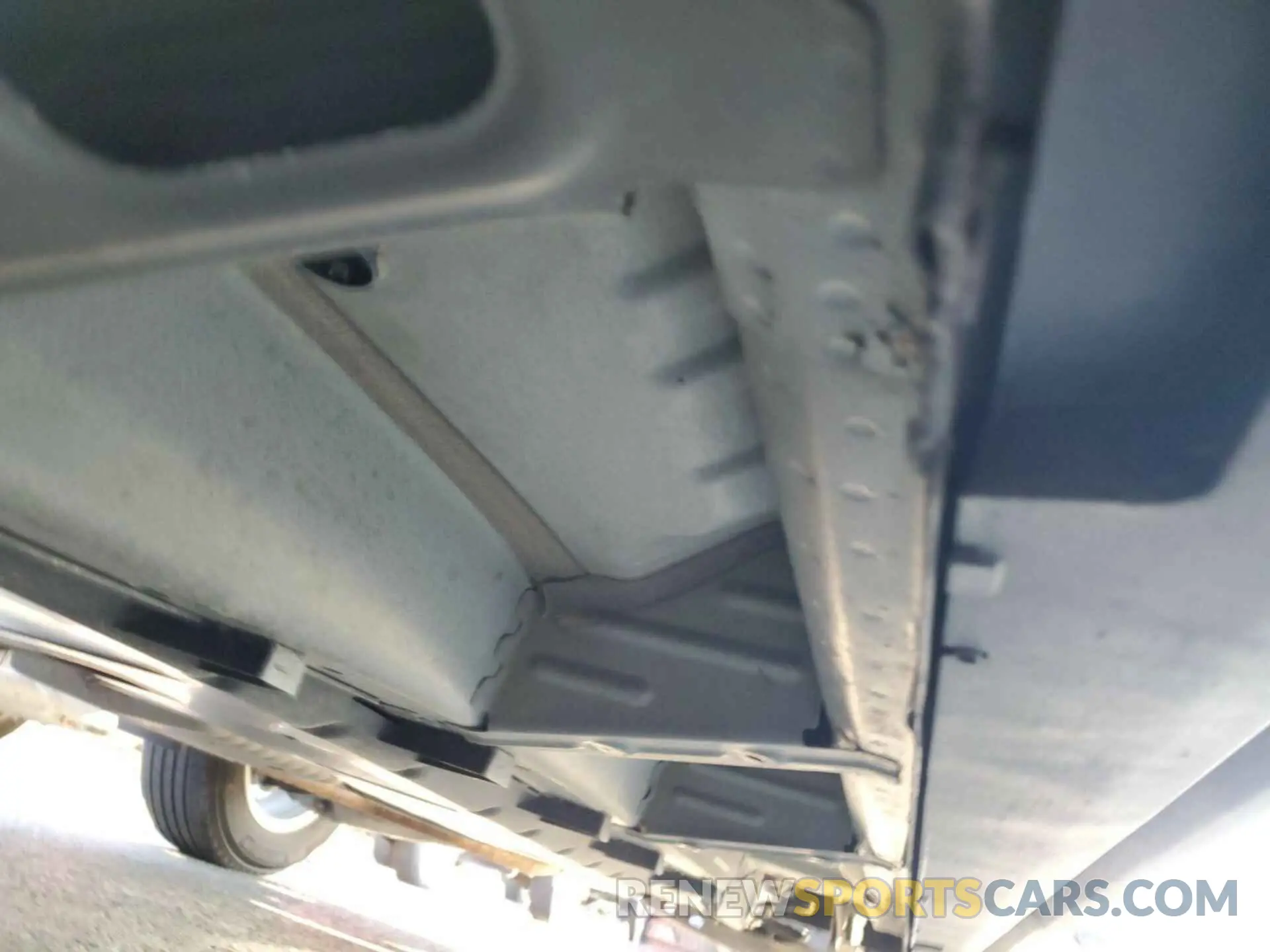 11 Photograph of a damaged car 2GNAXJEV9L6236398 CHEVROLET EQUINOX 2020