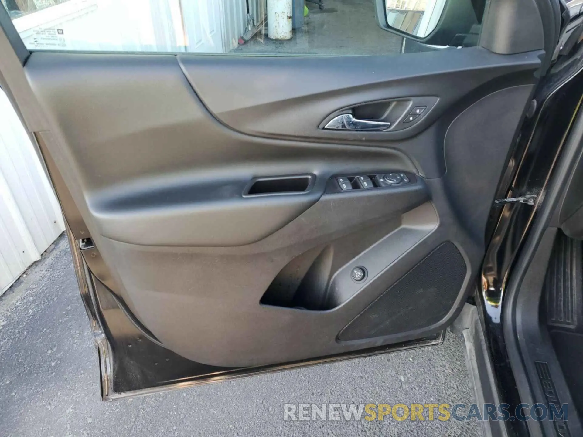 12 Photograph of a damaged car 2GNAXJEV9L6236398 CHEVROLET EQUINOX 2020