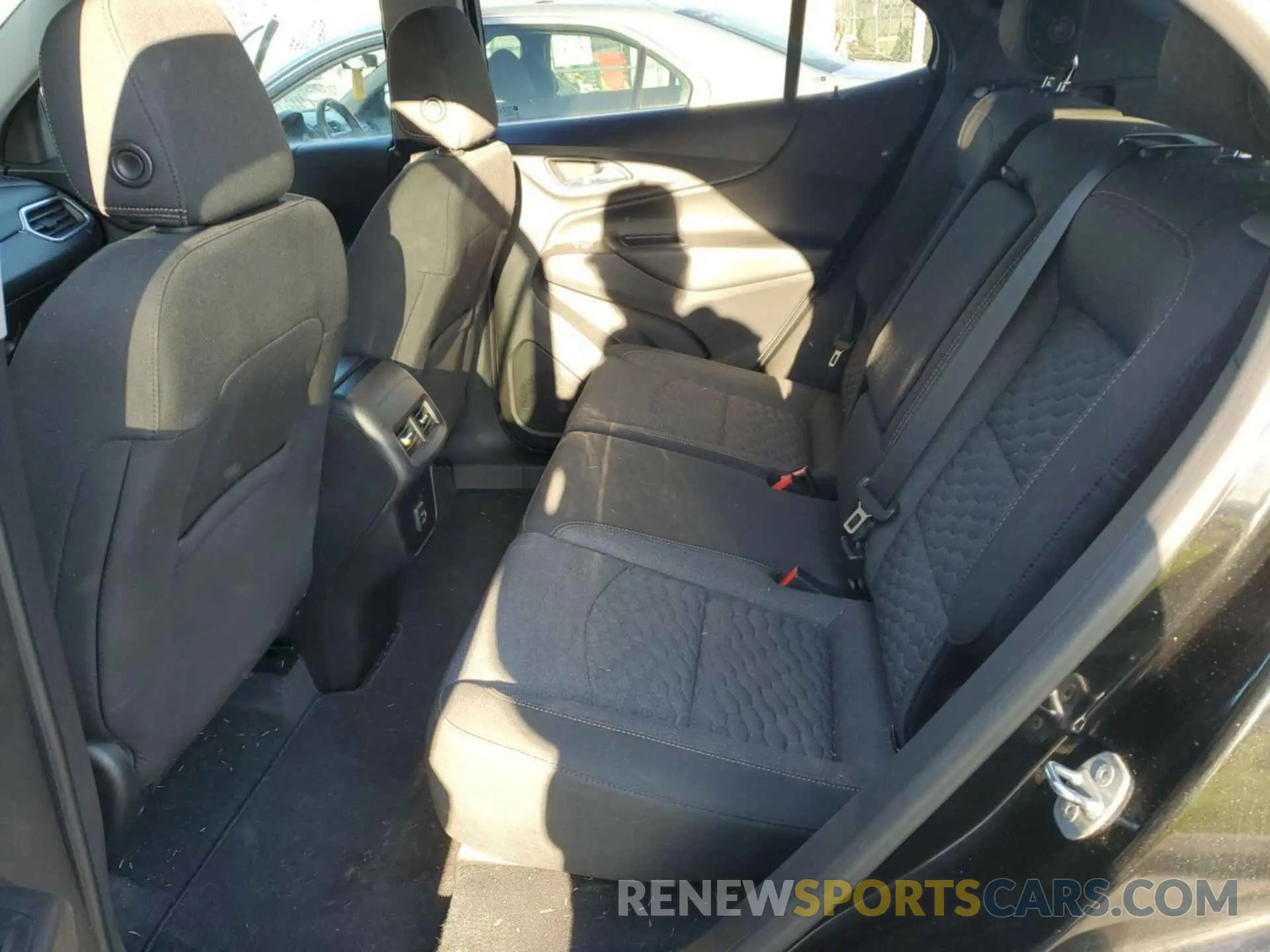 25 Photograph of a damaged car 2GNAXJEV9L6236398 CHEVROLET EQUINOX 2020