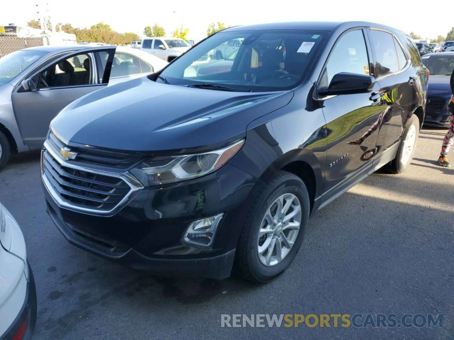 6 Photograph of a damaged car 2GNAXJEV9L6236398 CHEVROLET EQUINOX 2020