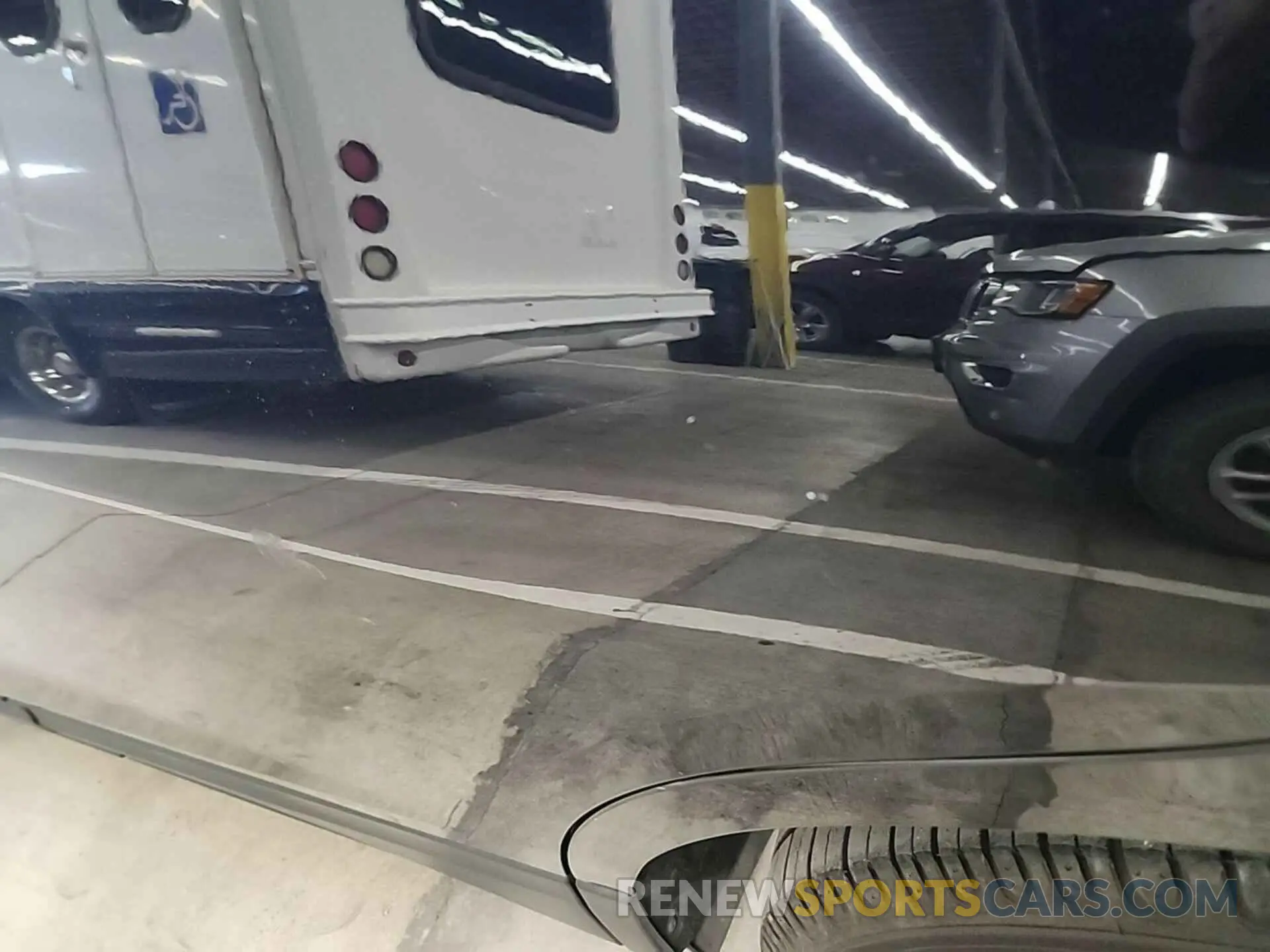12 Photograph of a damaged car 2GNAXJEV9L6244517 CHEVROLET EQUINOX 2020