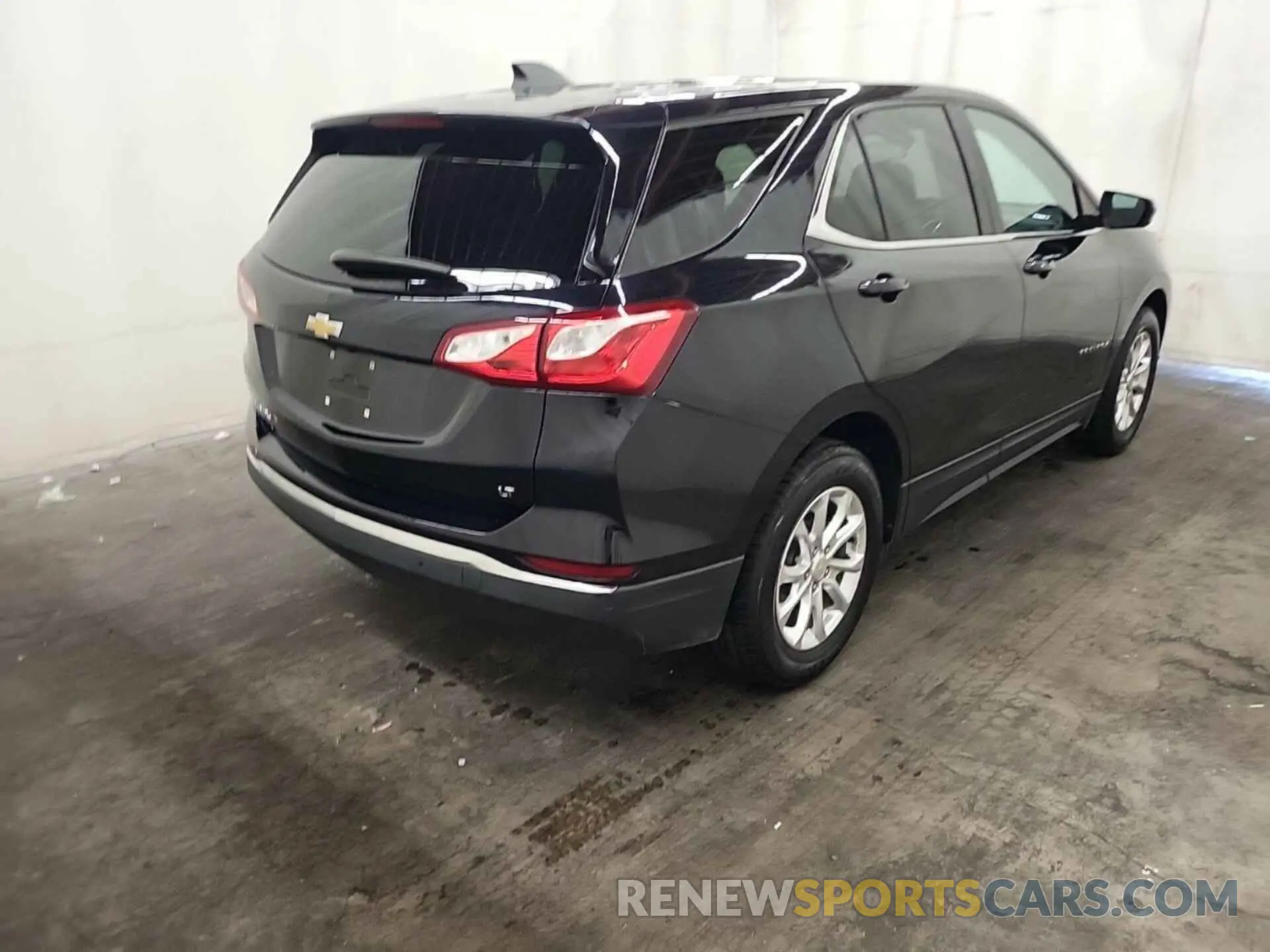 17 Photograph of a damaged car 2GNAXJEV9L6244517 CHEVROLET EQUINOX 2020