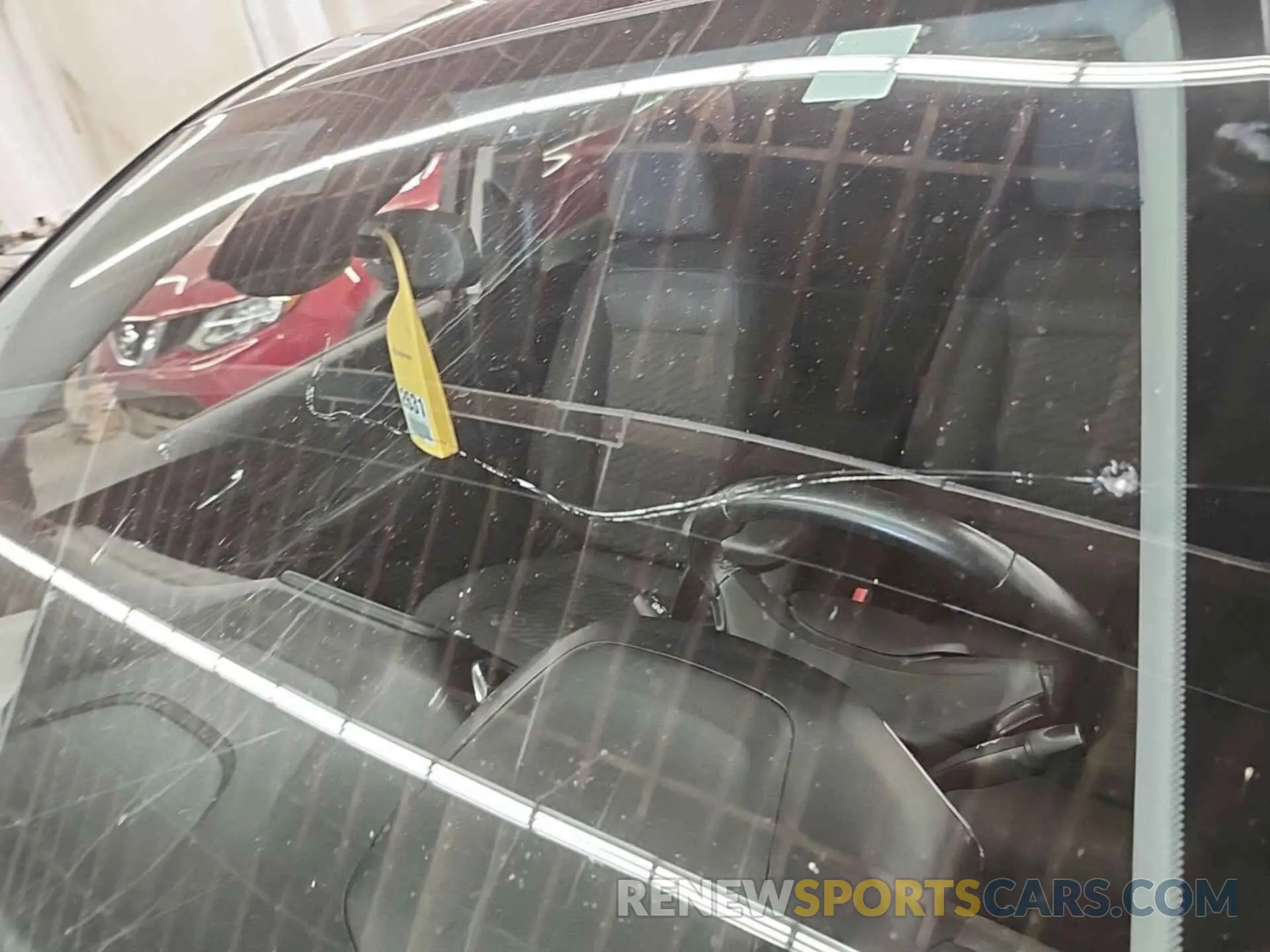 4 Photograph of a damaged car 2GNAXJEV9L6244517 CHEVROLET EQUINOX 2020