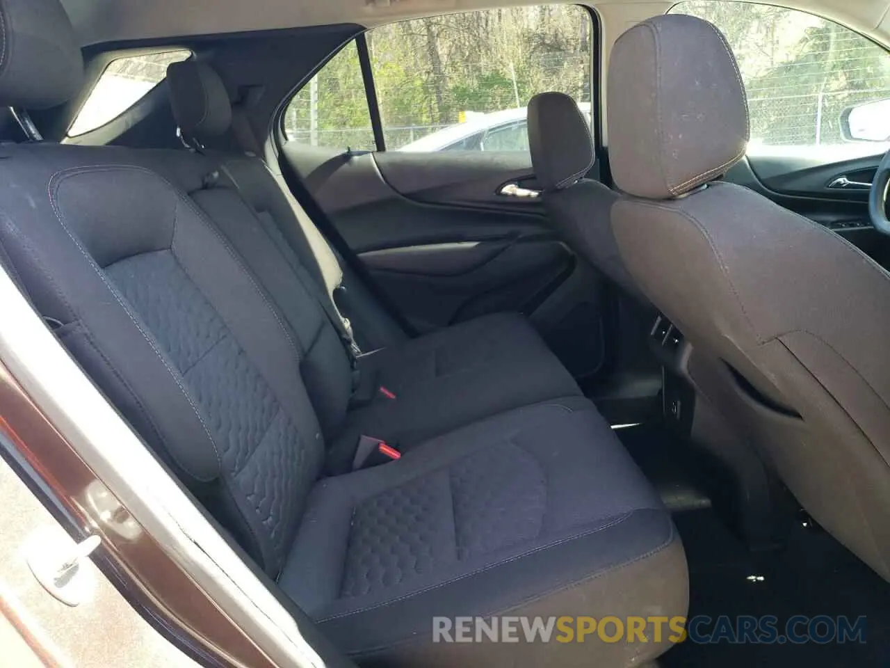 11 Photograph of a damaged car 2GNAXJEV9L6260345 CHEVROLET EQUINOX 2020