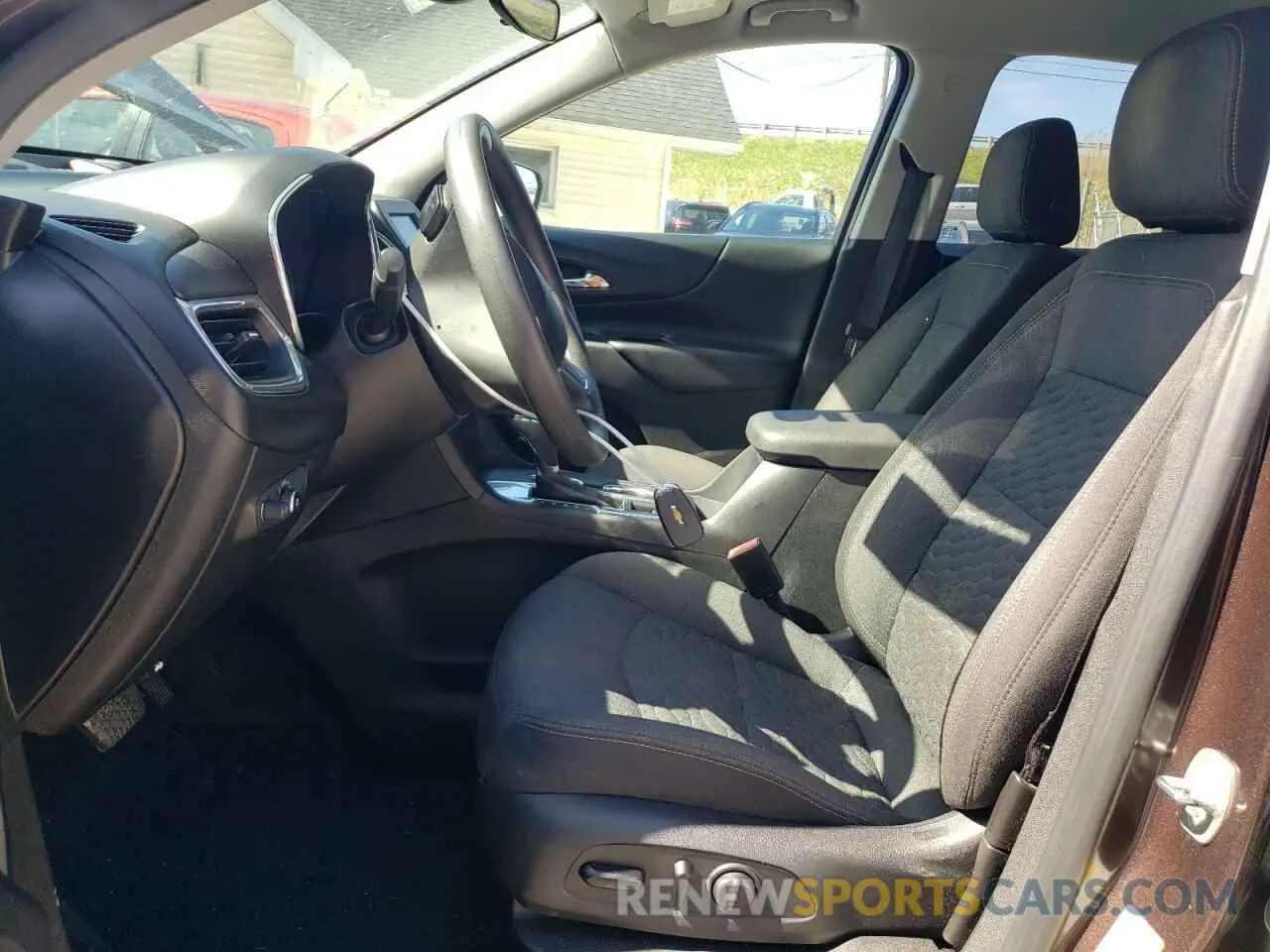 7 Photograph of a damaged car 2GNAXJEV9L6260345 CHEVROLET EQUINOX 2020