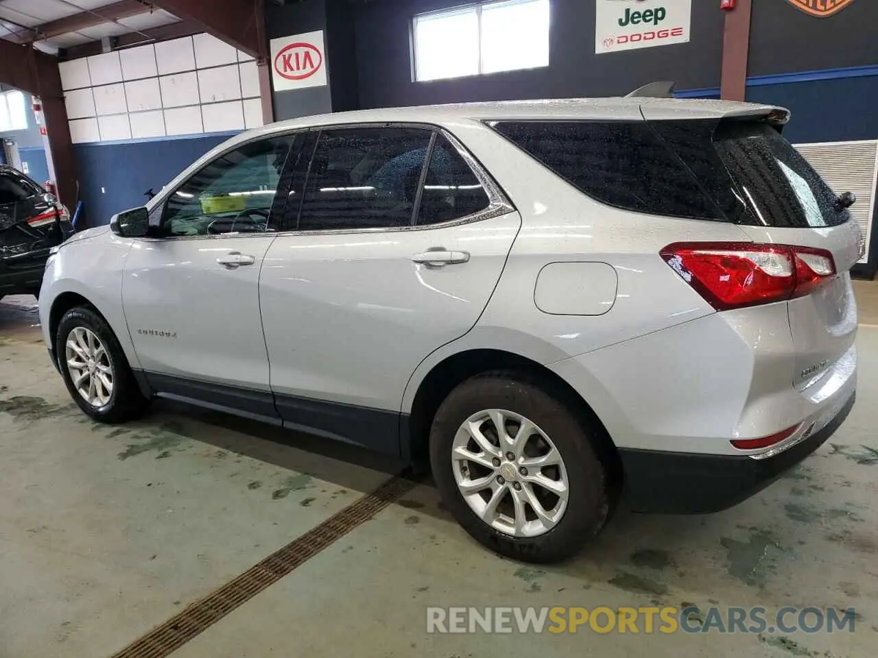 2 Photograph of a damaged car 2GNAXJEVXL6124631 CHEVROLET EQUINOX 2020