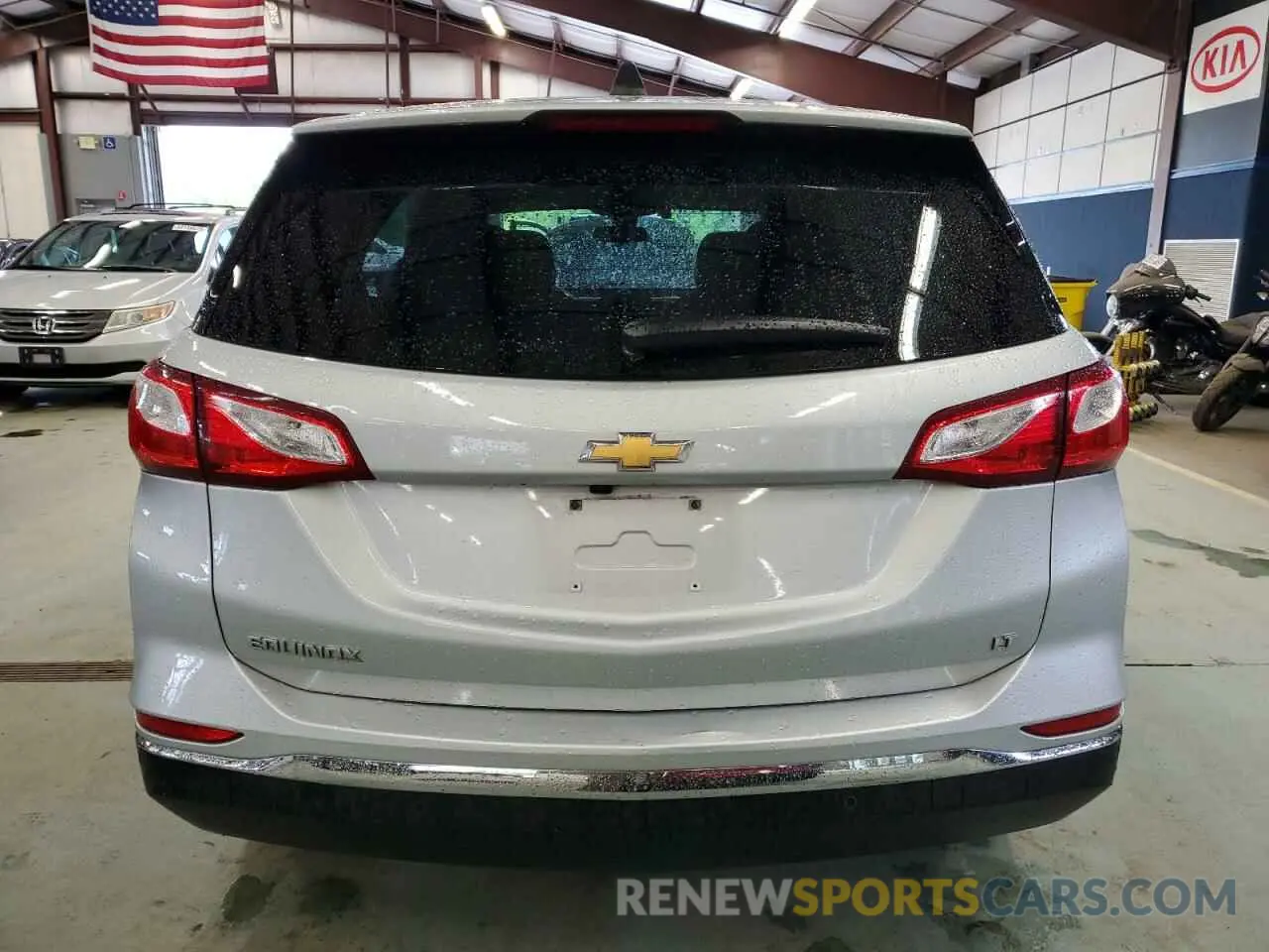 6 Photograph of a damaged car 2GNAXJEVXL6124631 CHEVROLET EQUINOX 2020