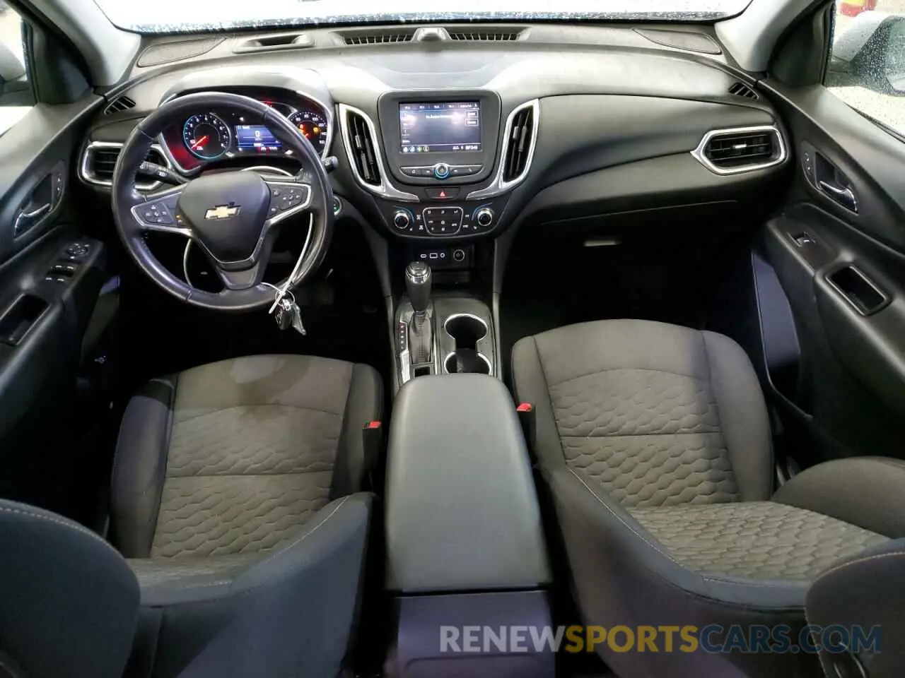 8 Photograph of a damaged car 2GNAXJEVXL6124631 CHEVROLET EQUINOX 2020