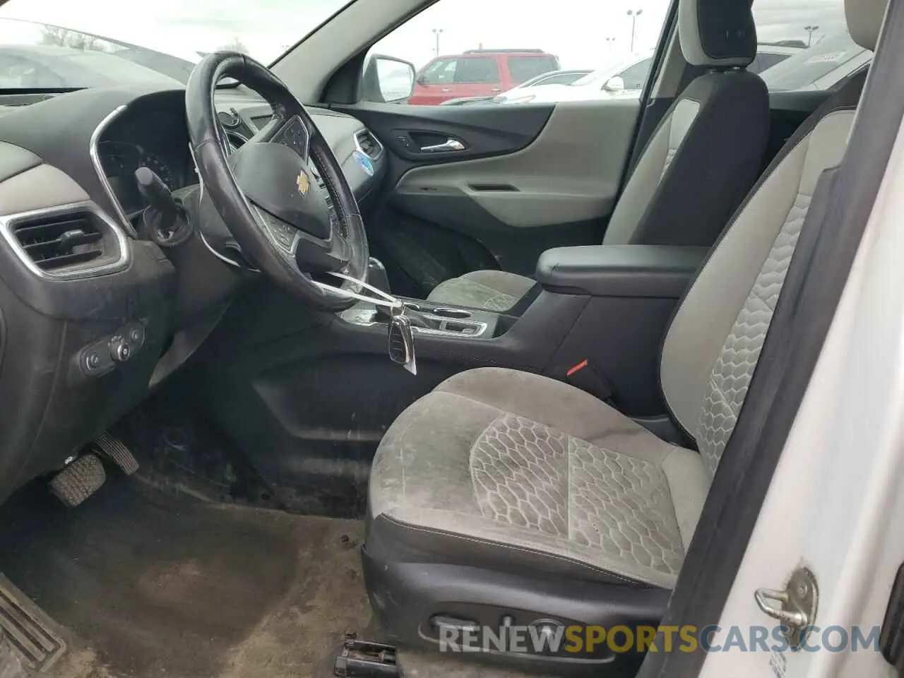 7 Photograph of a damaged car 2GNAXJEVXL6130252 CHEVROLET EQUINOX 2020
