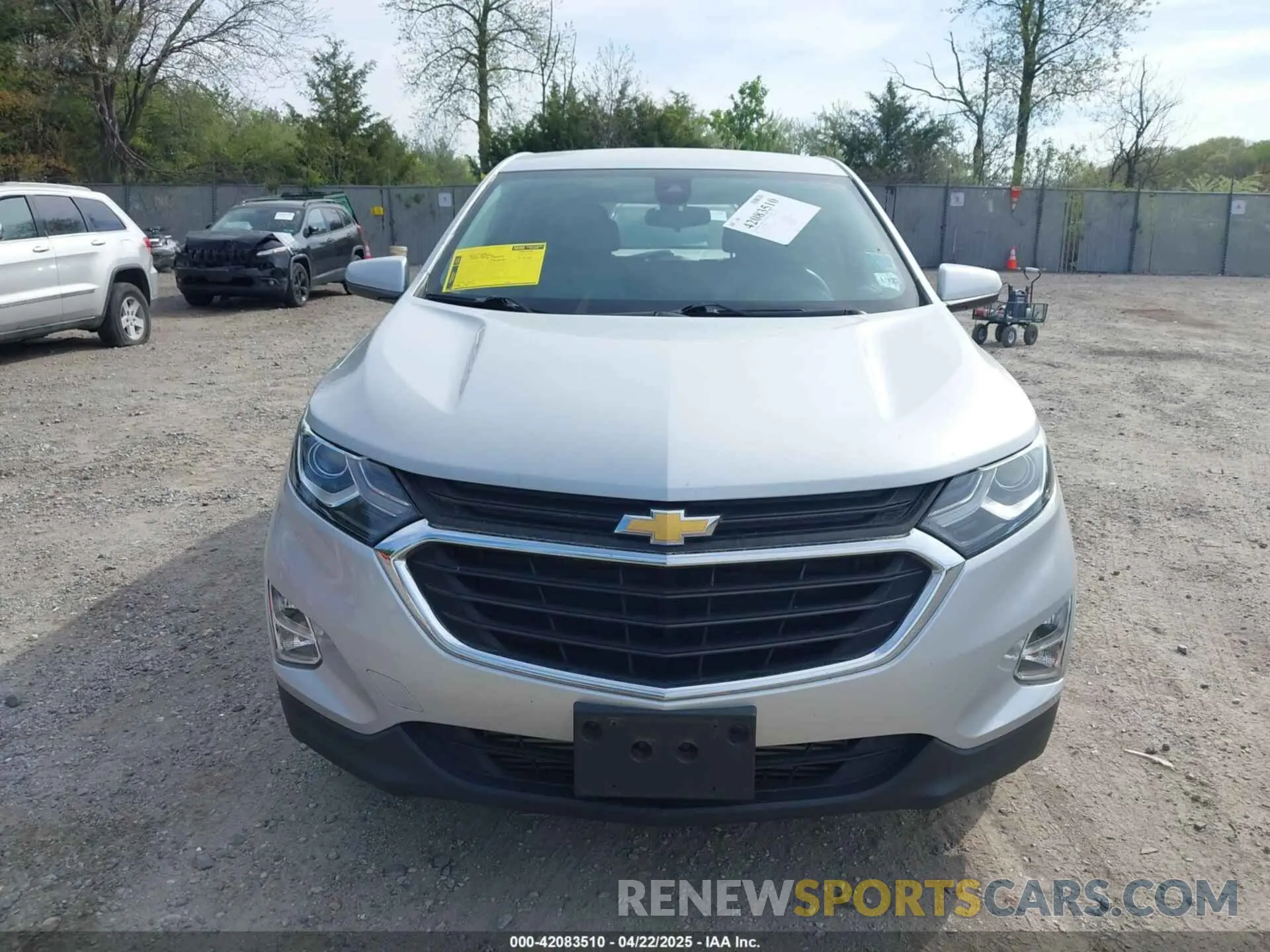 12 Photograph of a damaged car 2GNAXJEVXL6132843 CHEVROLET EQUINOX 2020