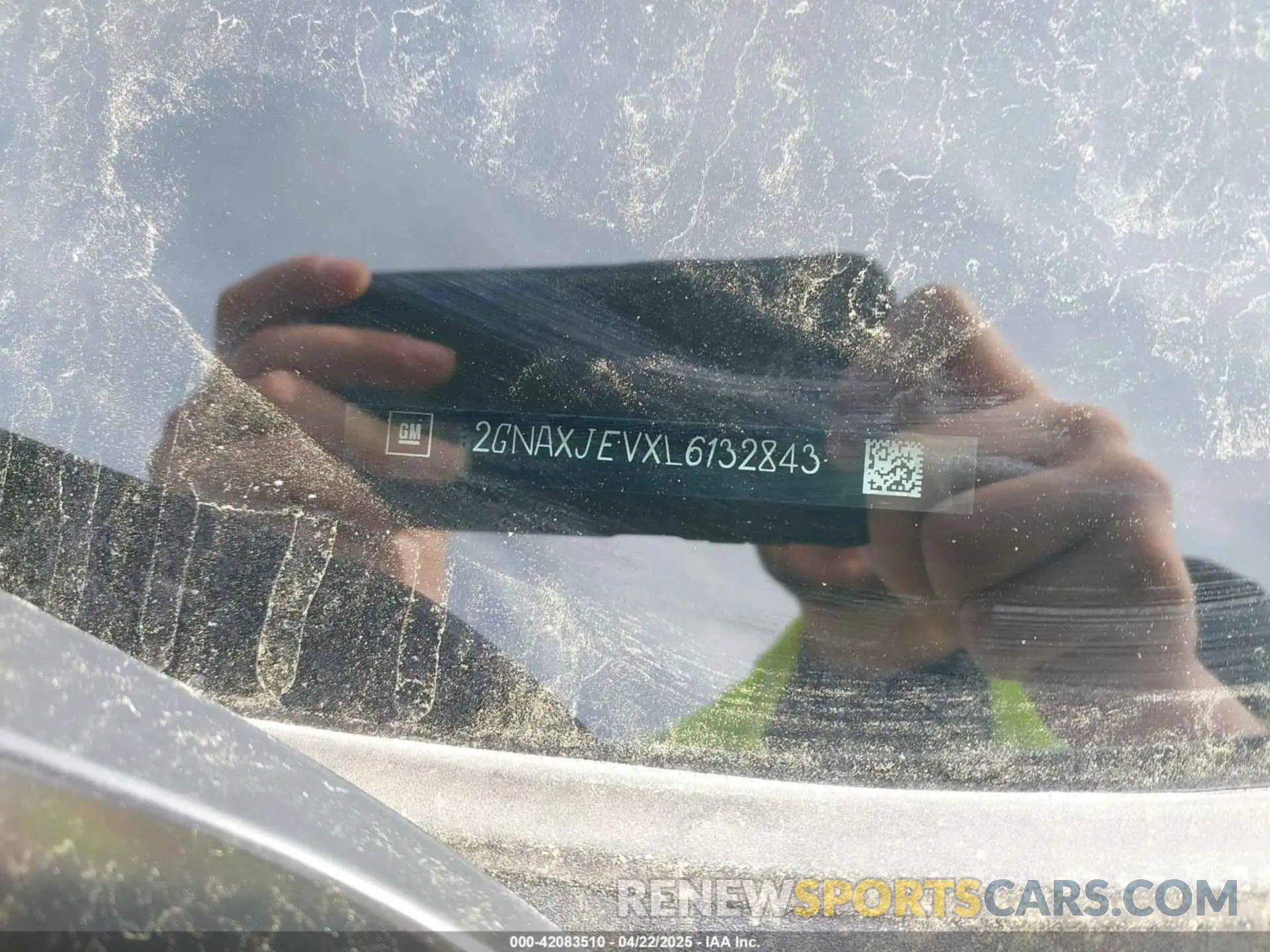 9 Photograph of a damaged car 2GNAXJEVXL6132843 CHEVROLET EQUINOX 2020
