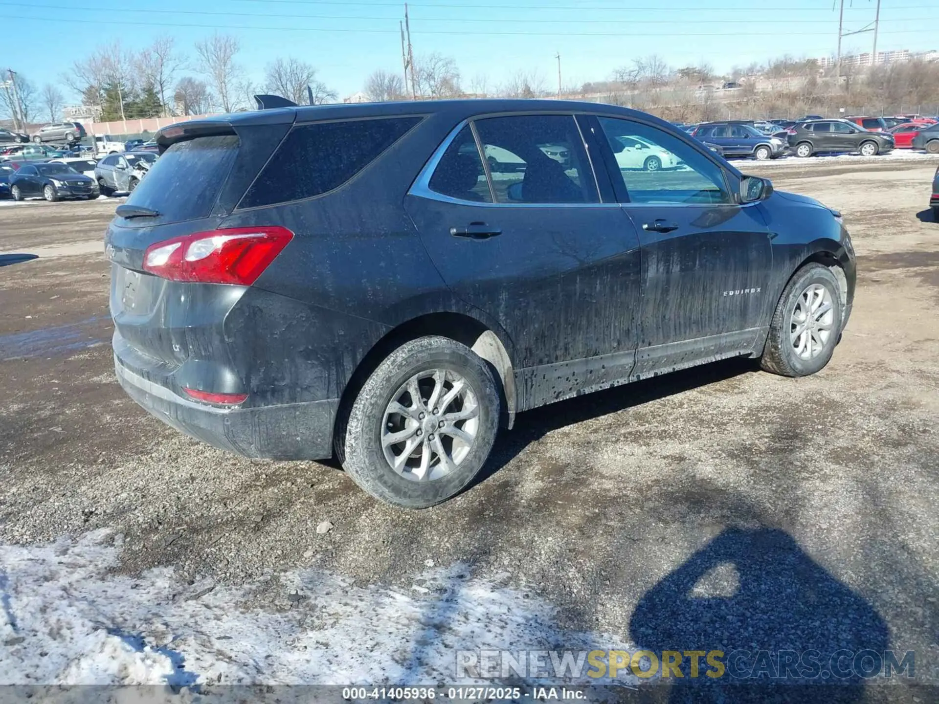 4 Photograph of a damaged car 2GNAXJEVXL6153594 CHEVROLET EQUINOX 2020