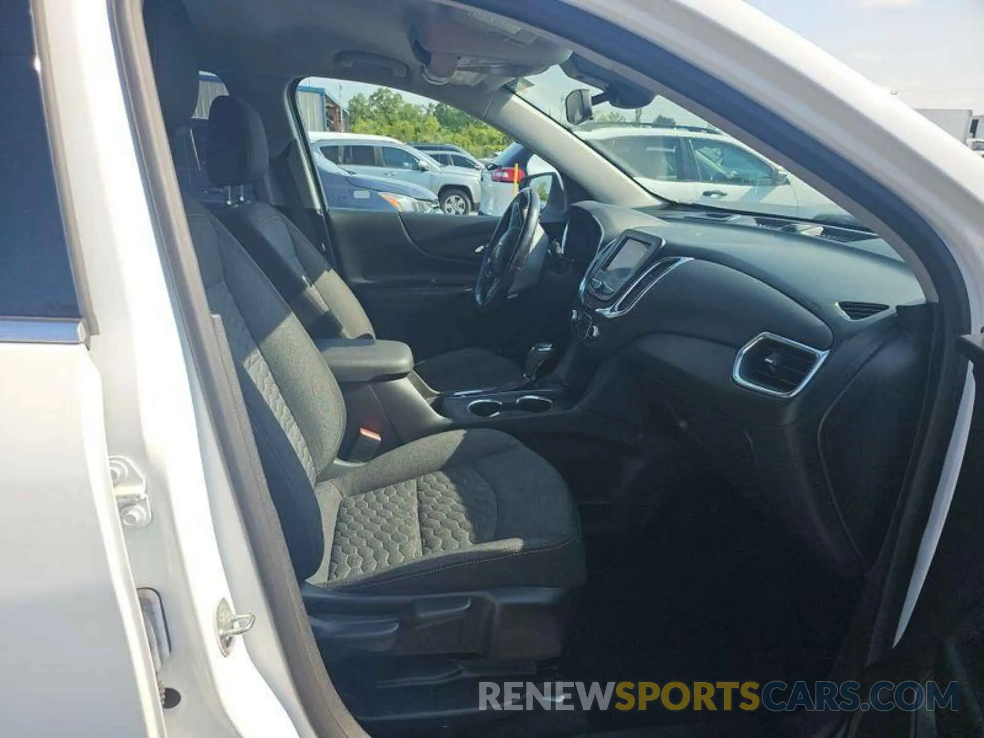 12 Photograph of a damaged car 2GNAXJEVXL6156155 CHEVROLET EQUINOX 2020