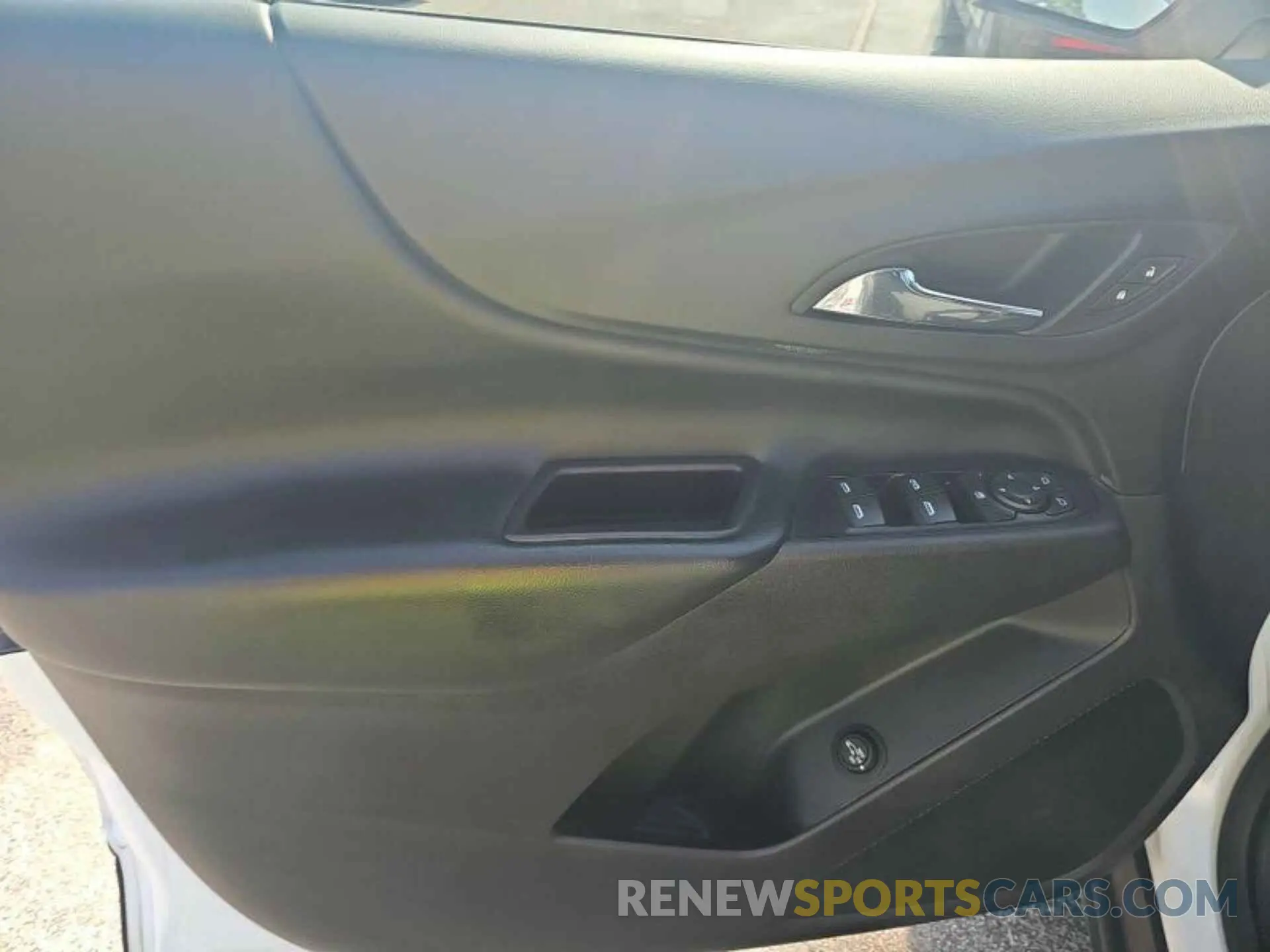 8 Photograph of a damaged car 2GNAXJEVXL6156155 CHEVROLET EQUINOX 2020
