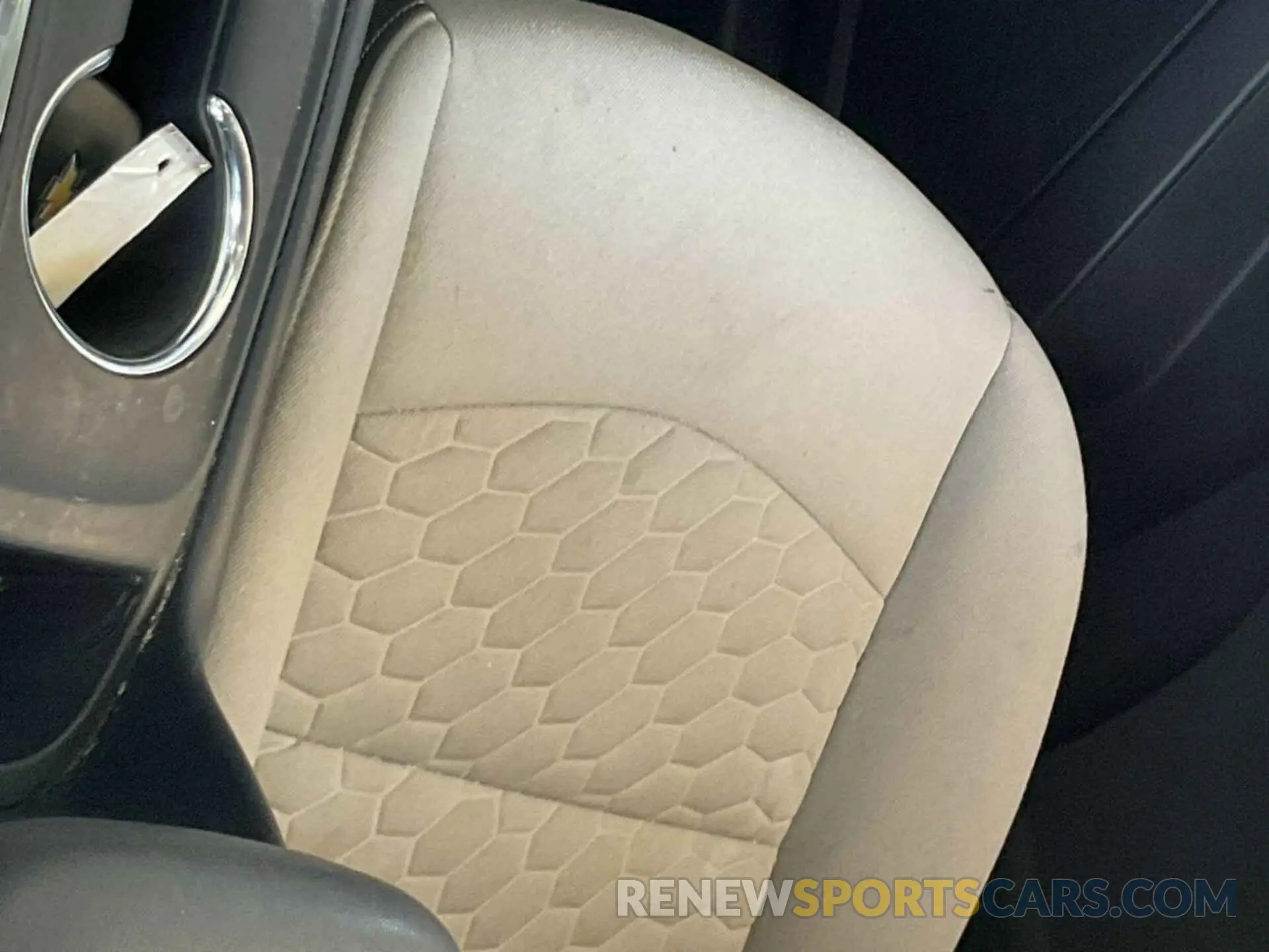 10 Photograph of a damaged car 2GNAXJEVXL6157547 CHEVROLET EQUINOX 2020