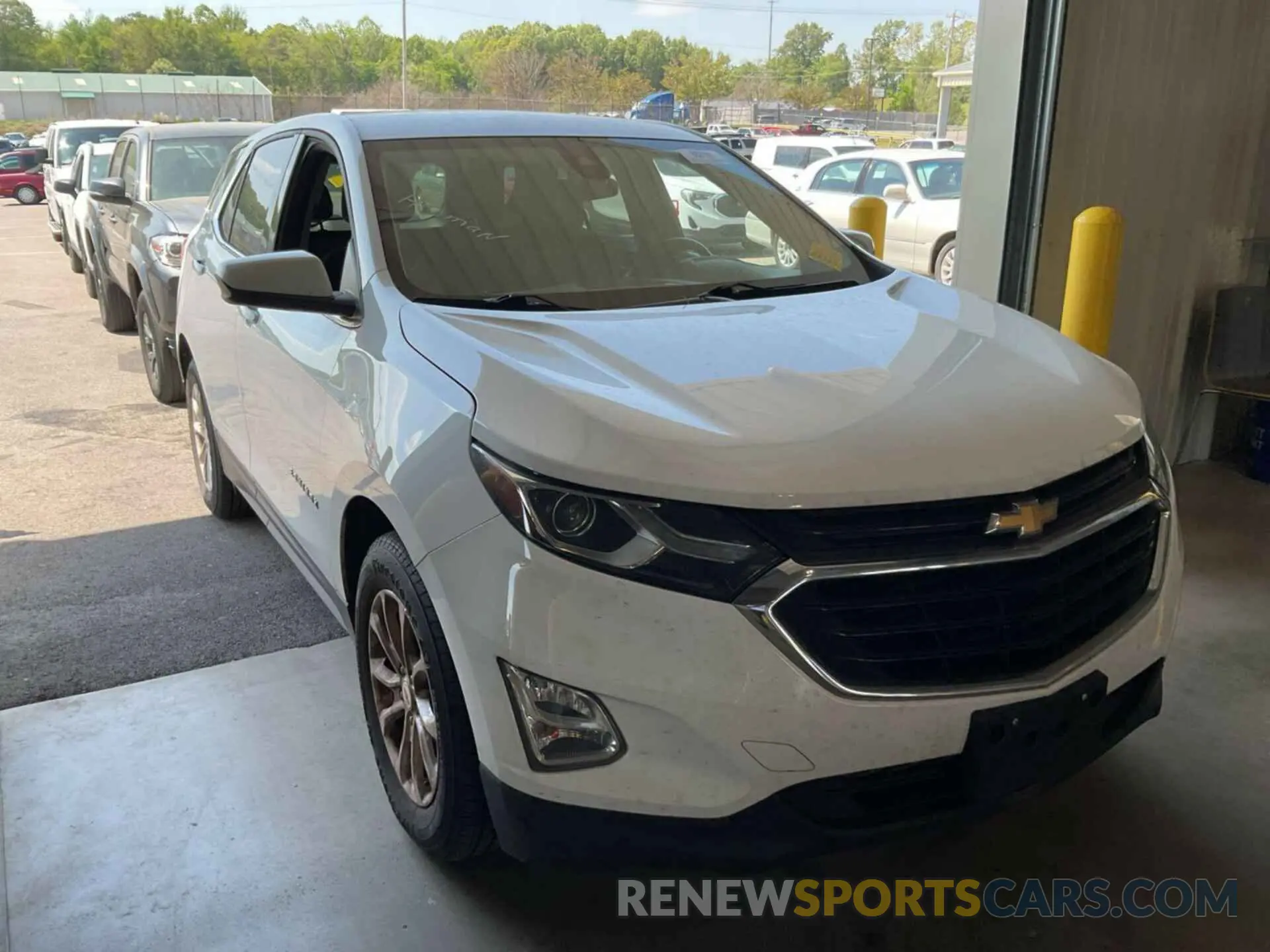 13 Photograph of a damaged car 2GNAXJEVXL6157547 CHEVROLET EQUINOX 2020