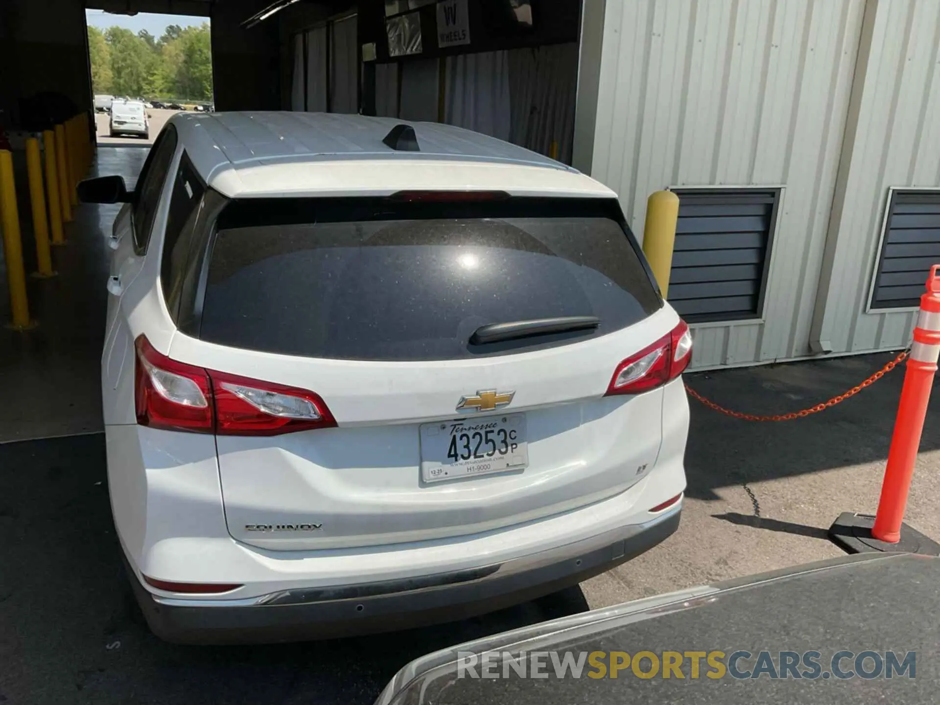 2 Photograph of a damaged car 2GNAXJEVXL6157547 CHEVROLET EQUINOX 2020